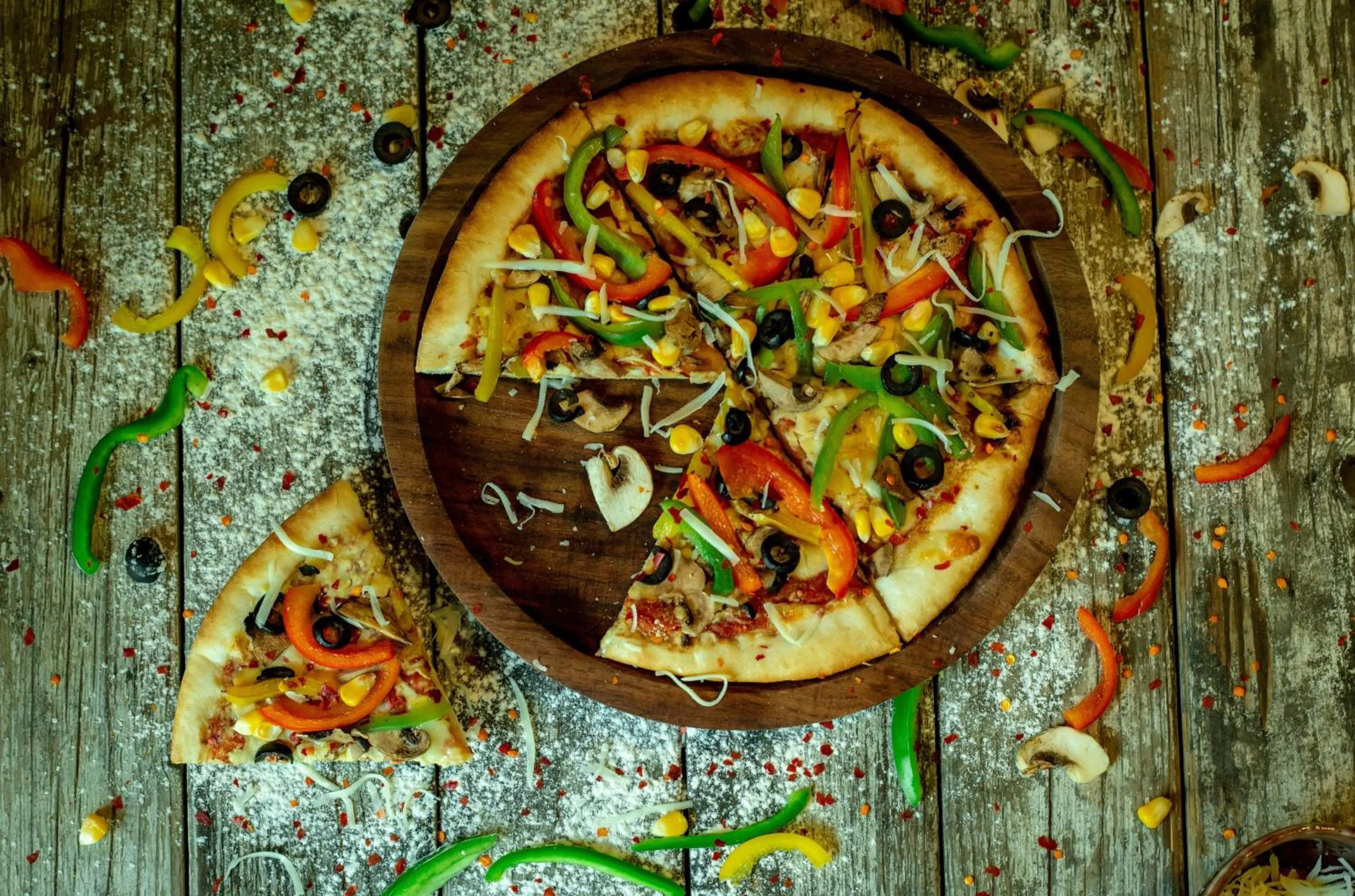 Restaurant/places to eat in Holiday Inn Express Hyderabad Banjara Hills by IHG