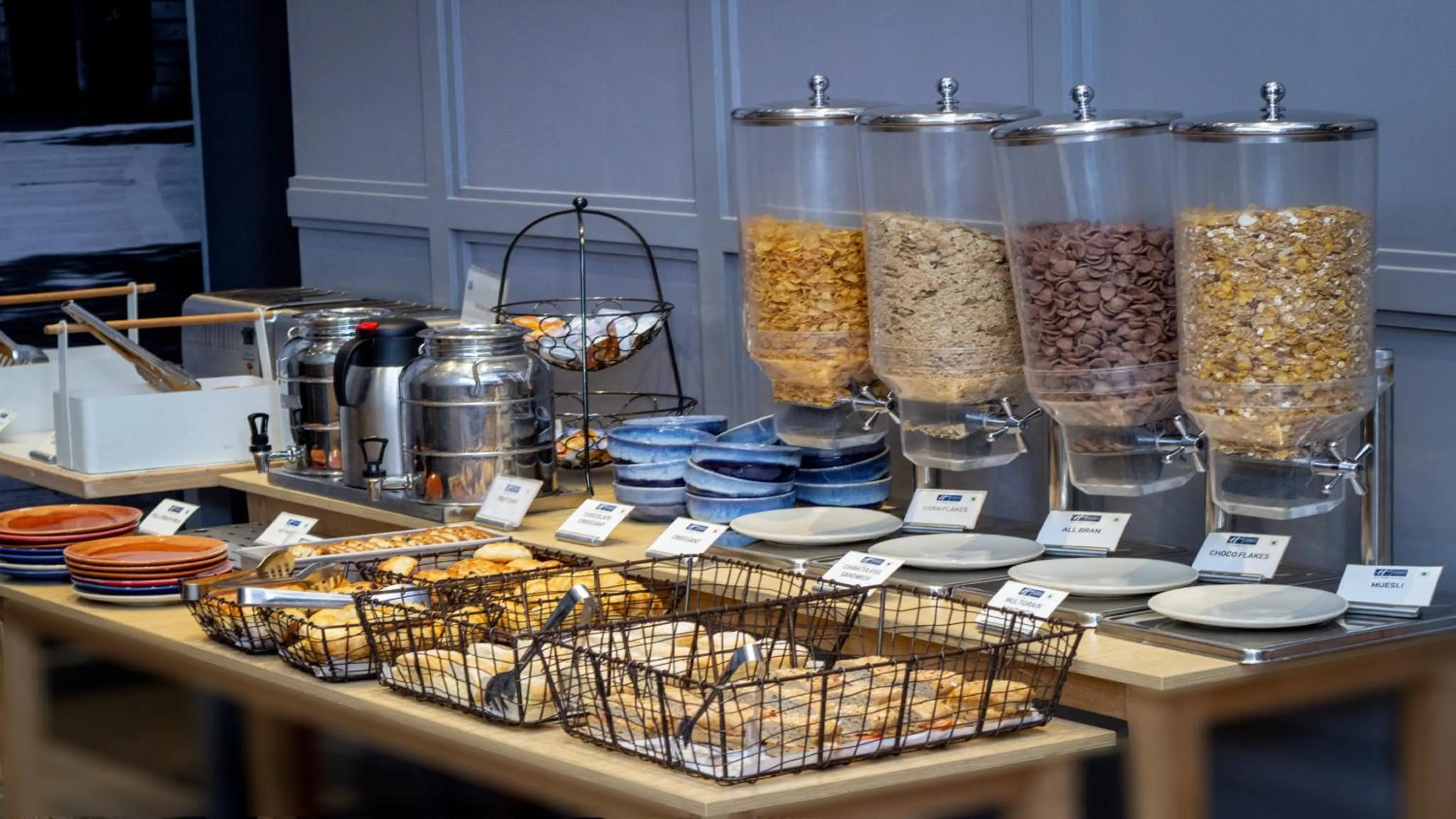 Breakfast in Holiday Inn Express Hyderabad Banjara Hills by IHG