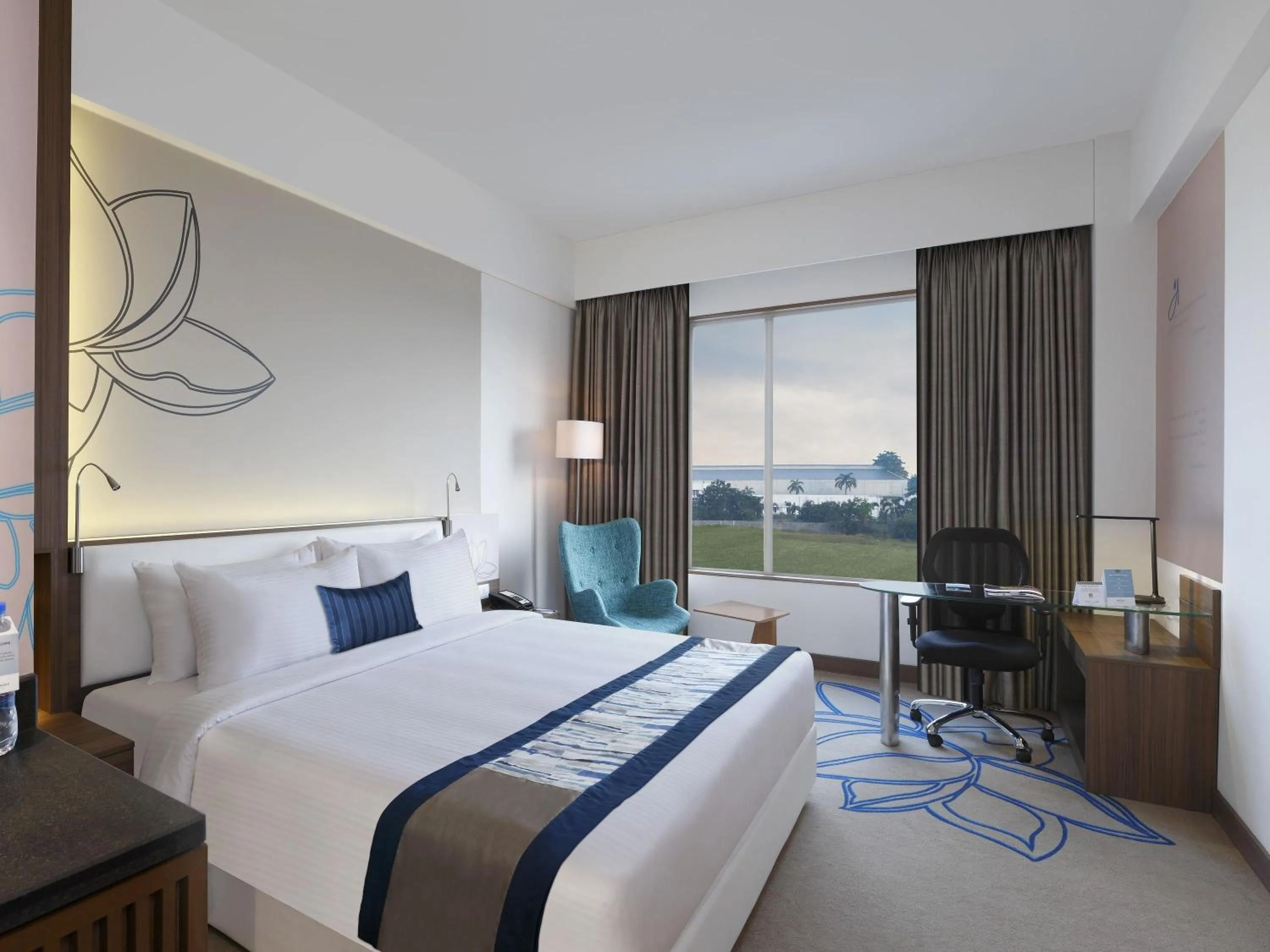 Bedroom, Bed in Mercure Chennai Sriperumbudur