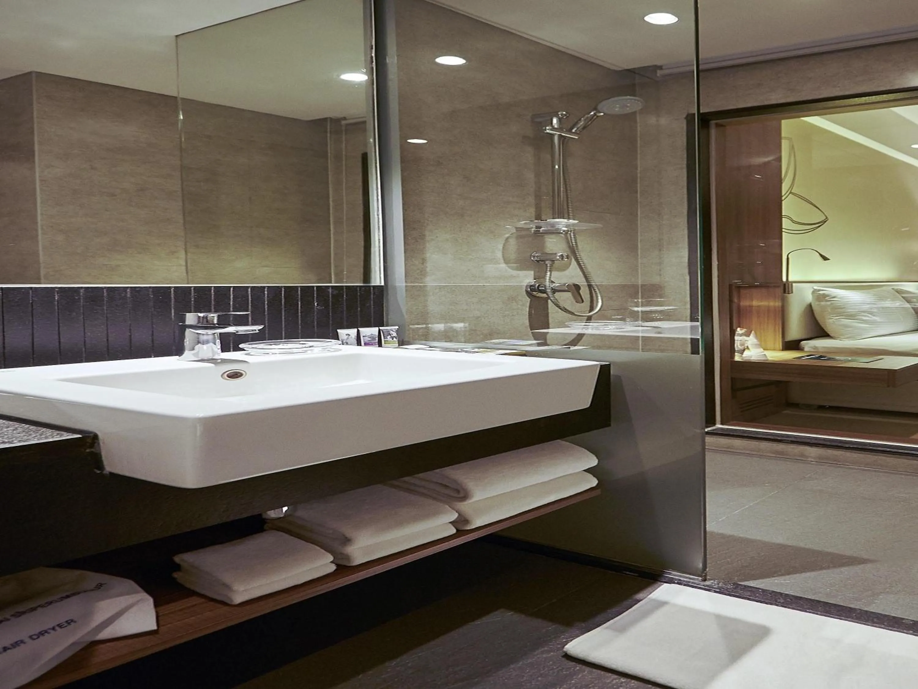 Bedroom in Mercure Chennai Sriperumbudur