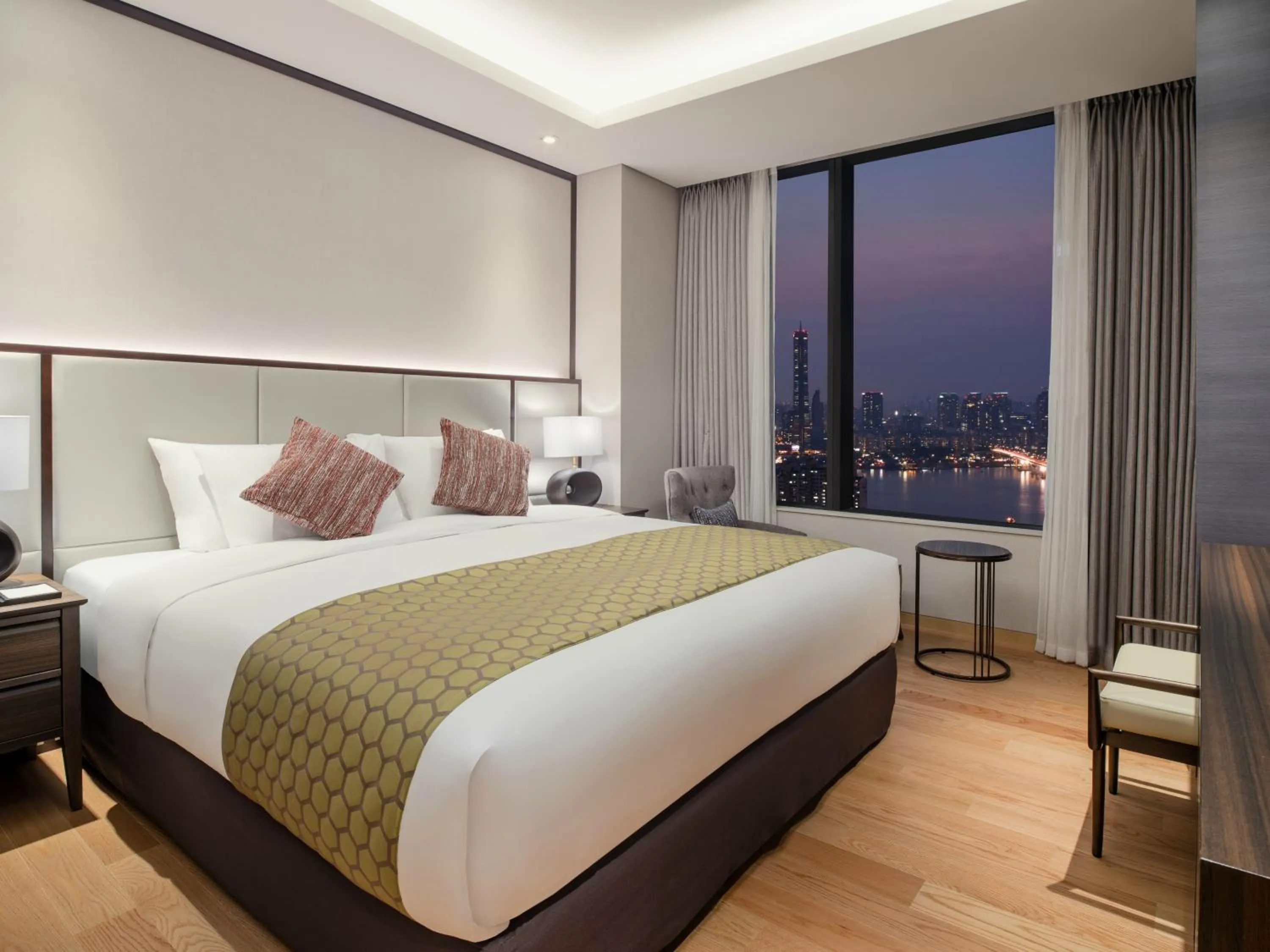 Bedroom, Bed in Grand Mercure Ambassador Hotel and Residences Seoul Yongsan