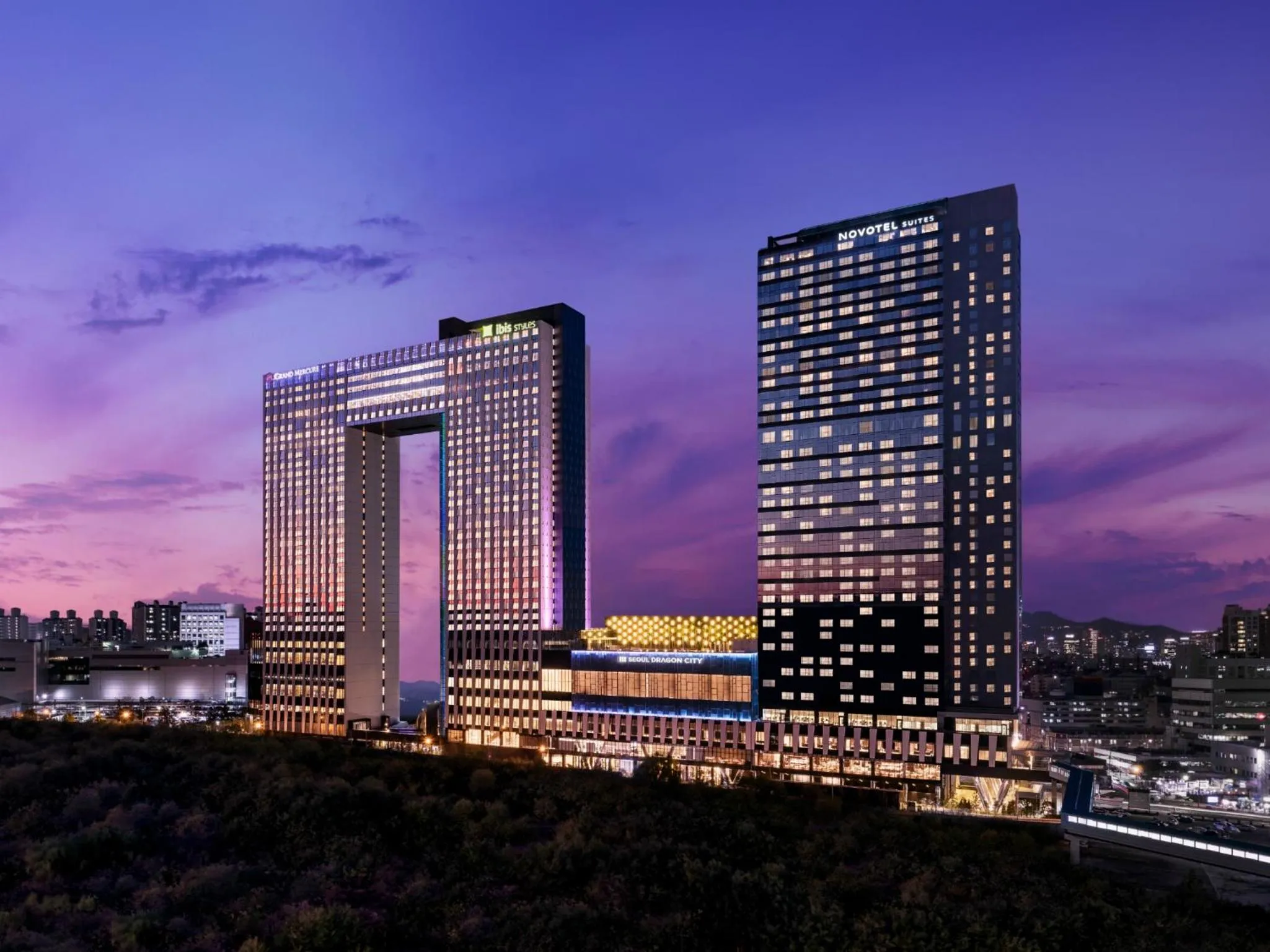 Facade/entrance in Grand Mercure Ambassador Hotel and Residences Seoul Yongsan