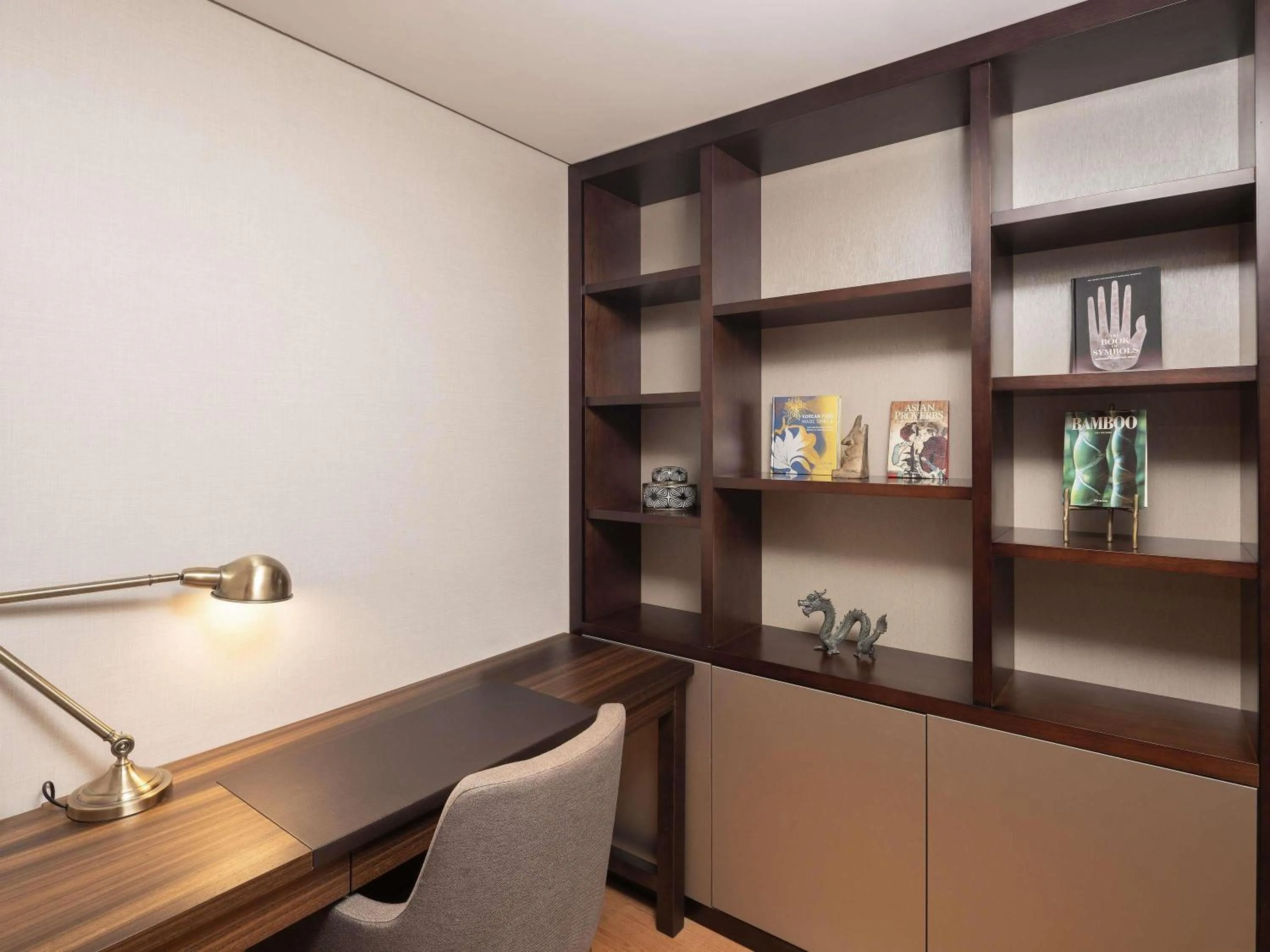 Bedroom in Grand Mercure Ambassador Hotel and Residences Seoul Yongsan