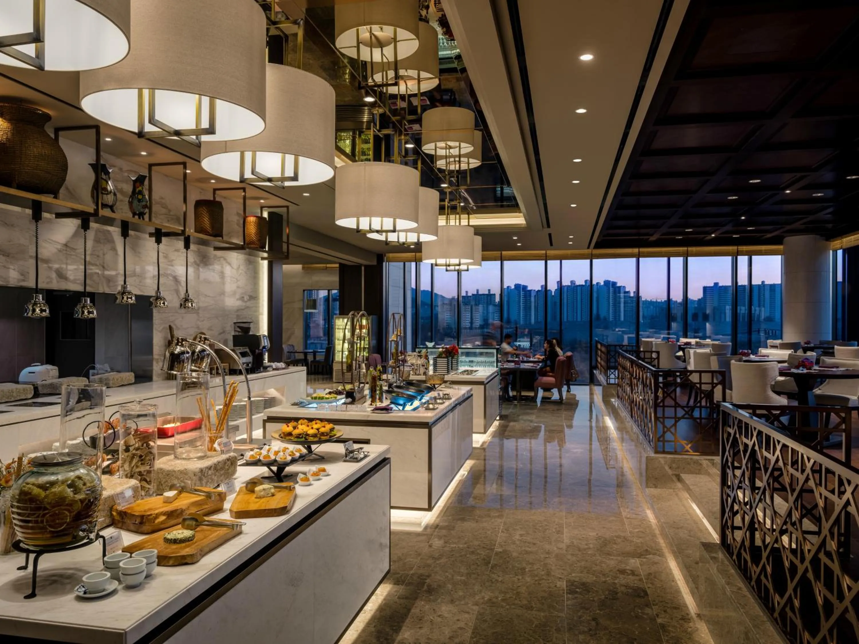 Lounge or bar in Grand Mercure Ambassador Hotel and Residences Seoul Yongsan