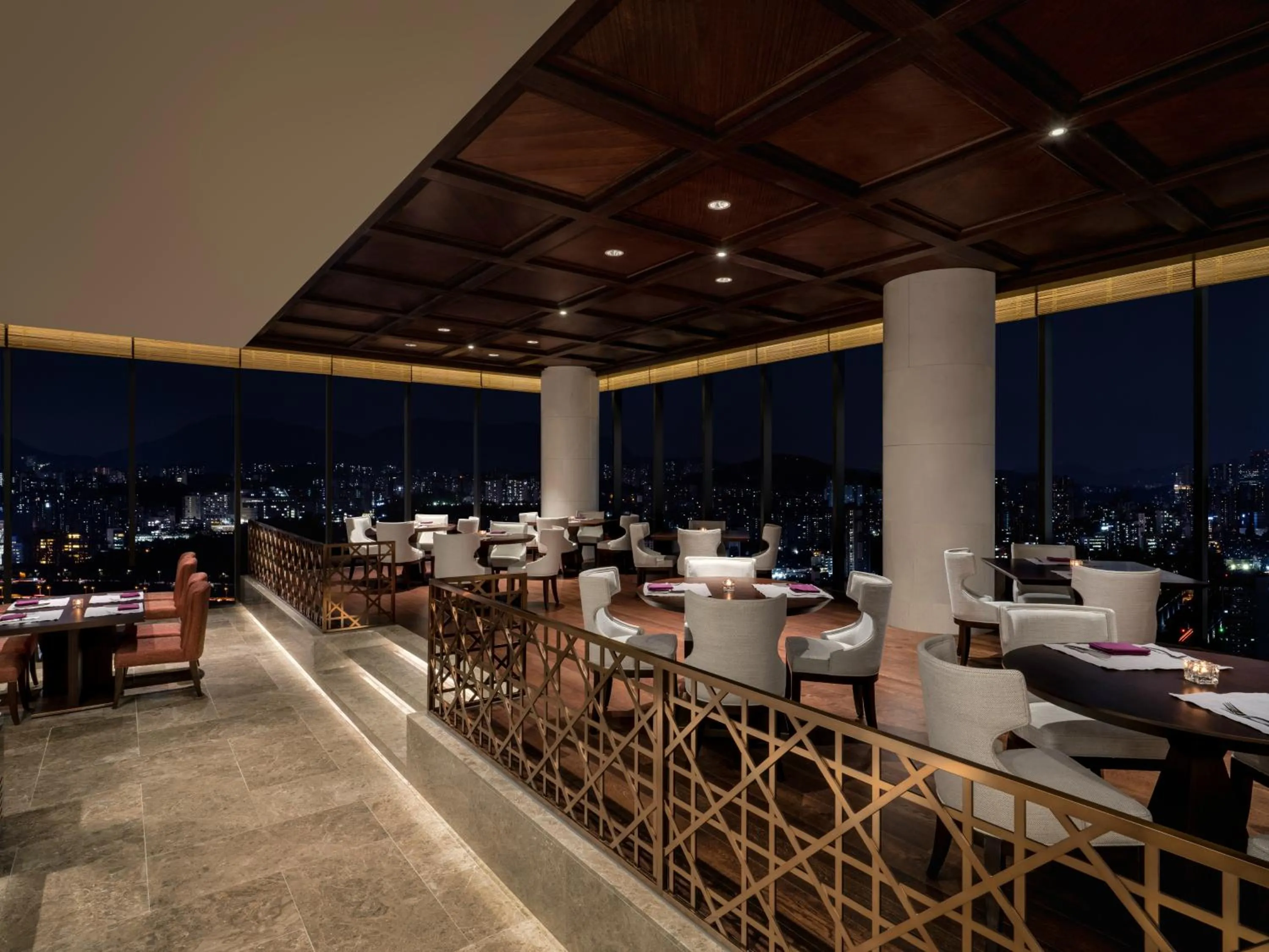 Lounge or bar in Grand Mercure Ambassador Hotel and Residences Seoul Yongsan