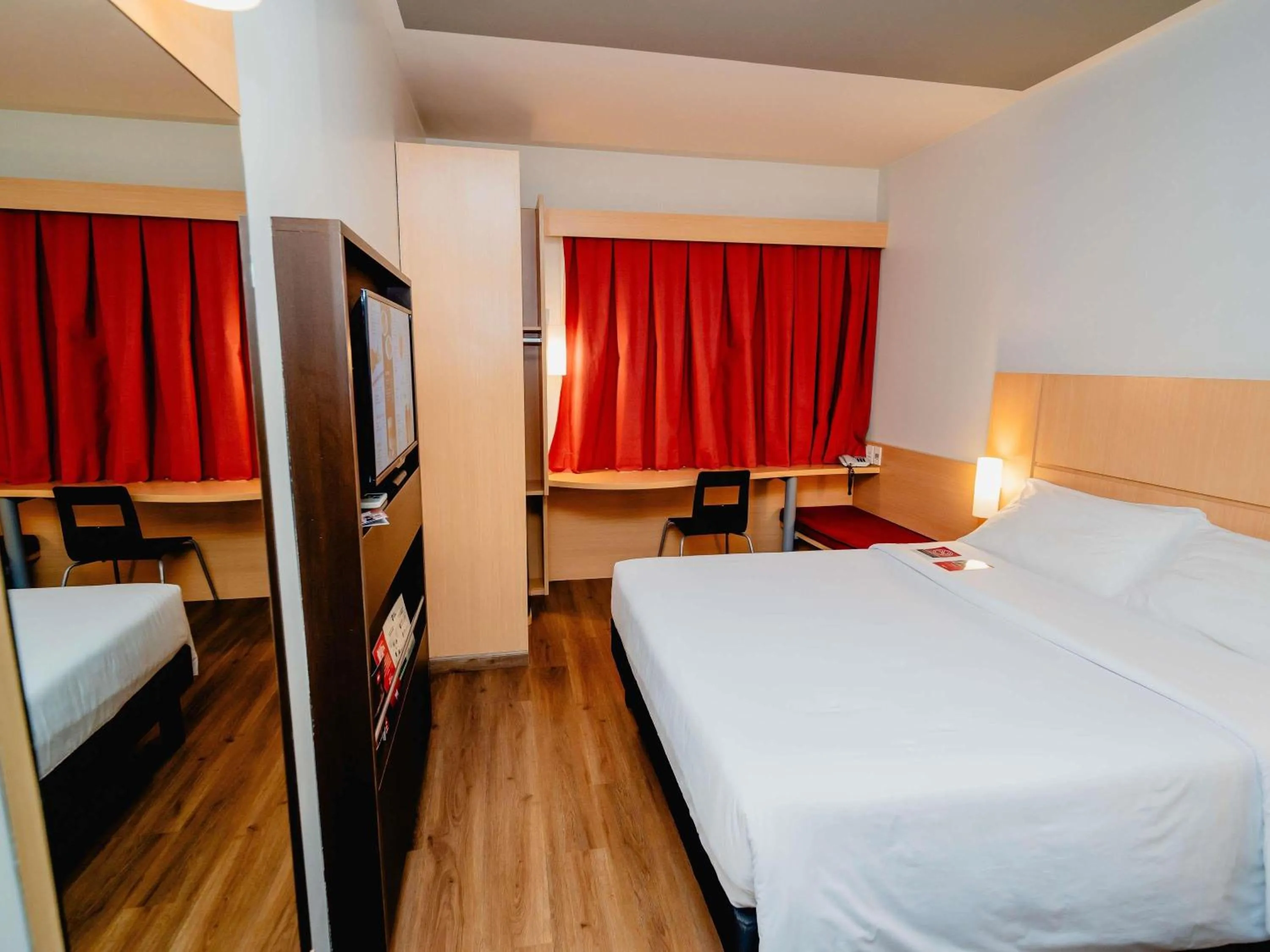 Bedroom, Bed in ibis Asuncion