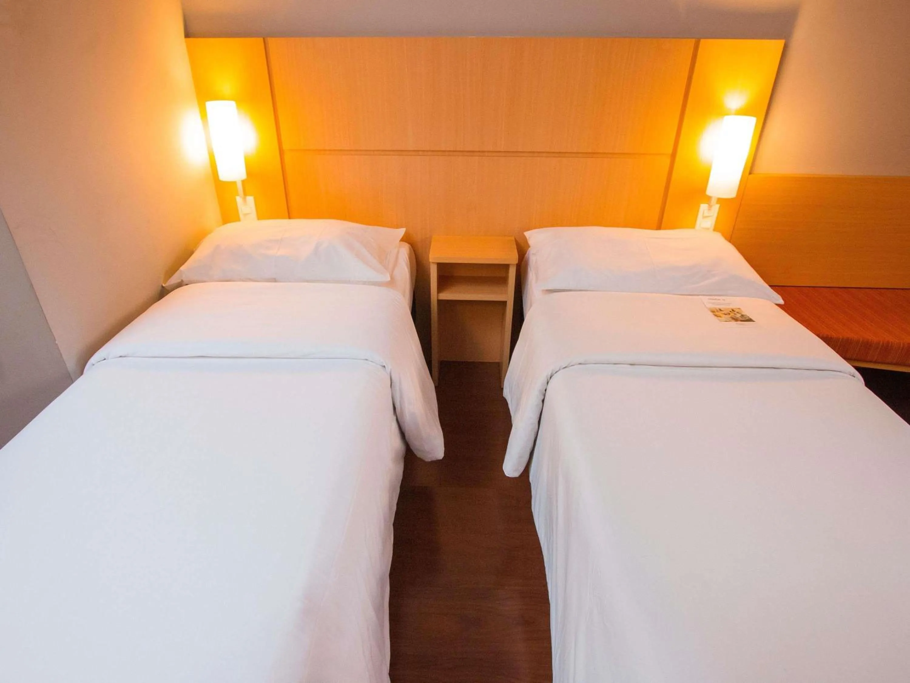 Bedroom, Bed in ibis Asuncion