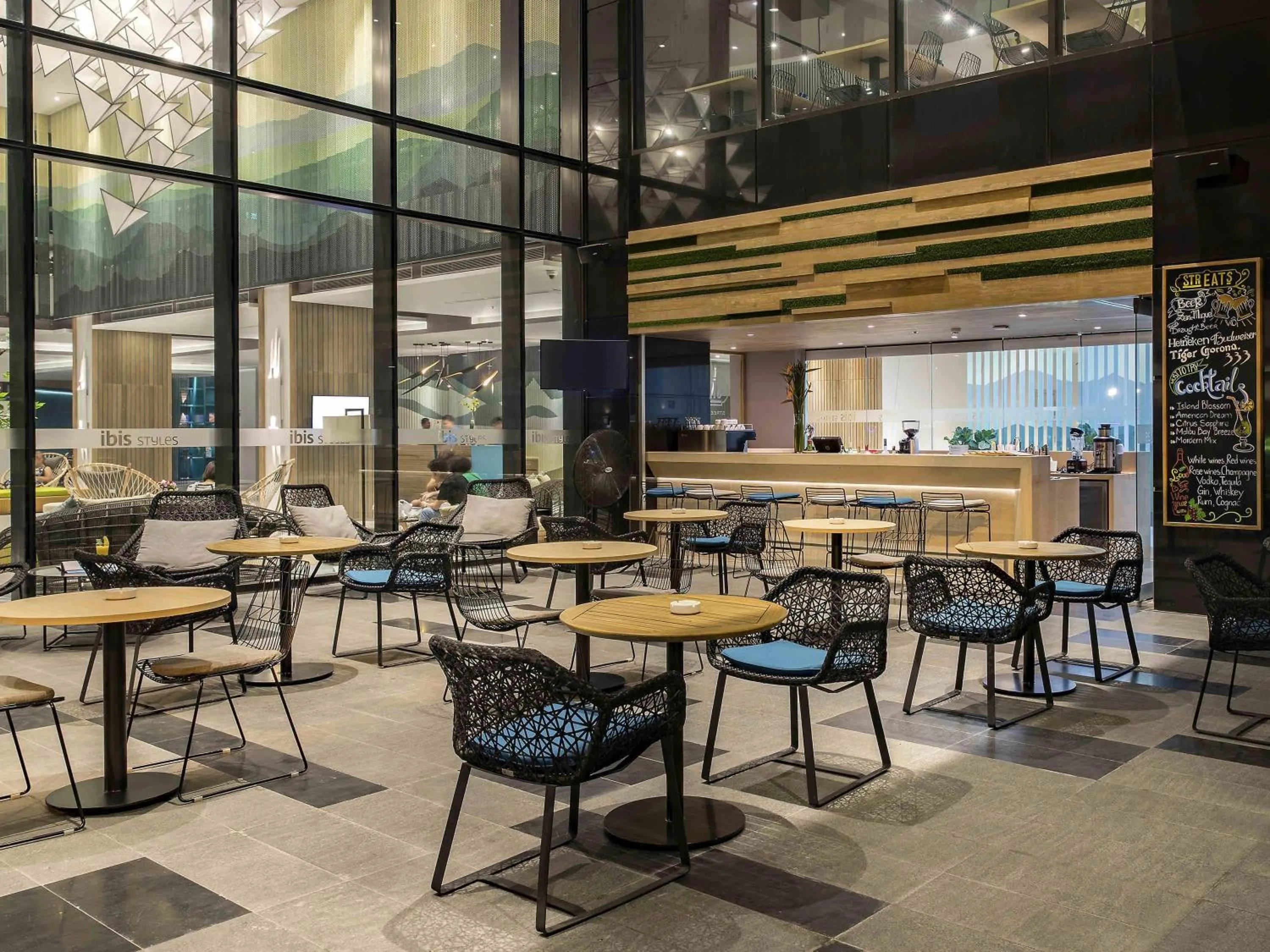 Lounge or bar in ibis Styles Nha Trang