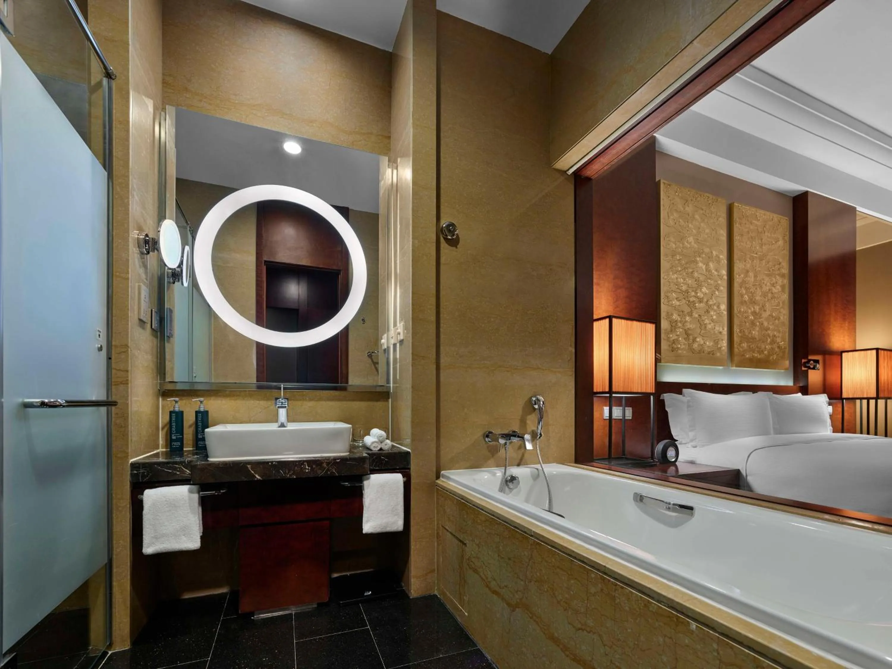 Bathroom in Hilton Beijing Capital Airport