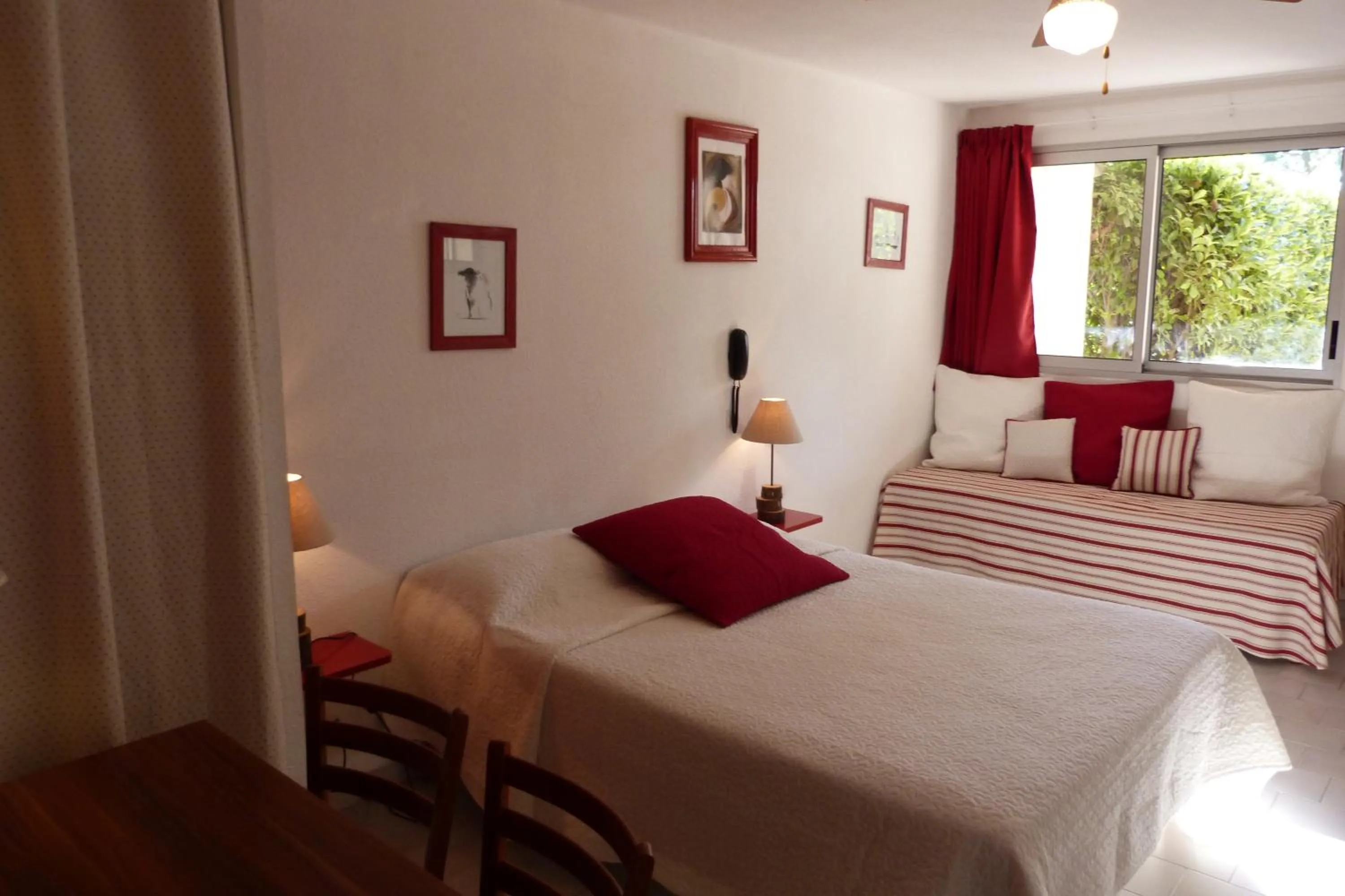 Bedroom, Bed in Lou Garbin