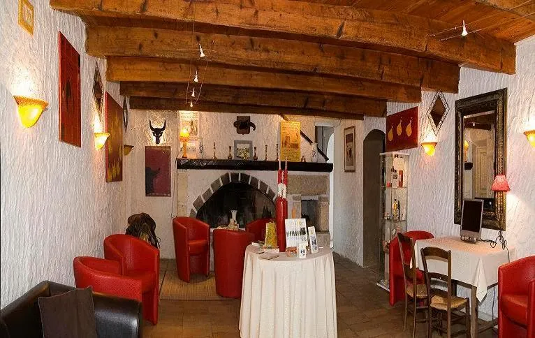 Restaurant/places to eat in Lou Garbin