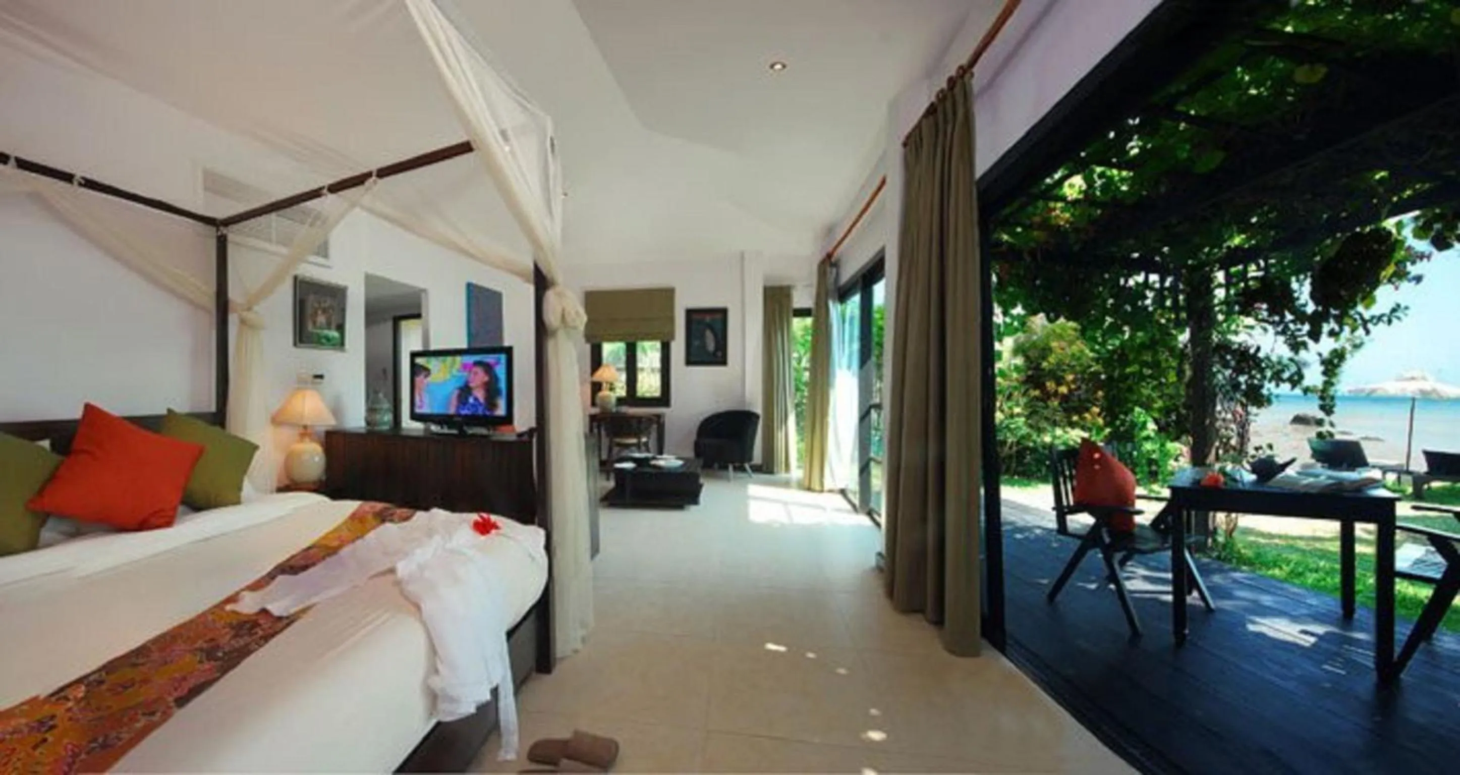 Bedroom, Bed in Cinnamon Beach Villas
