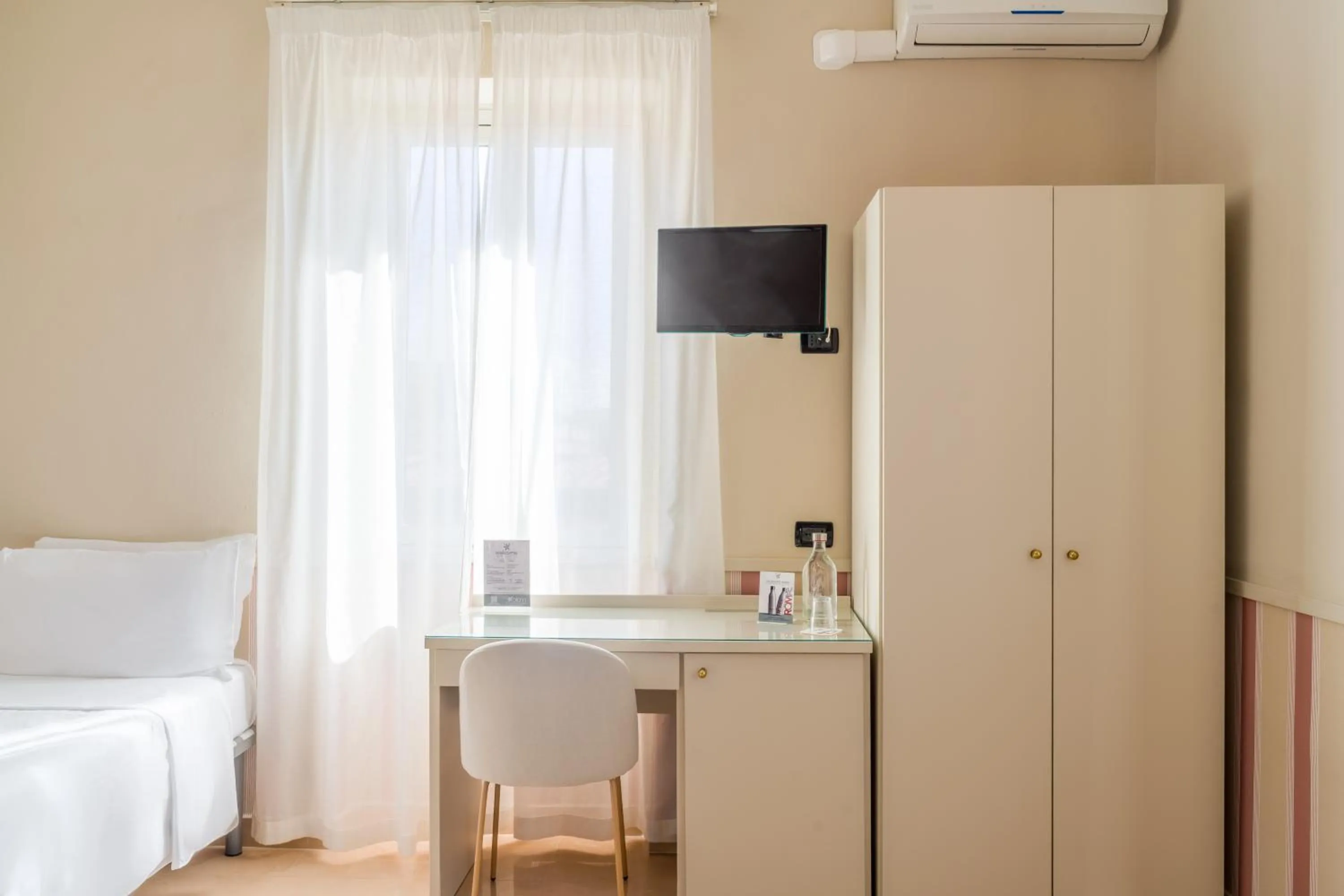 Bedroom, Bed in Hotel Parker - Gruppo BLAM HOTELS