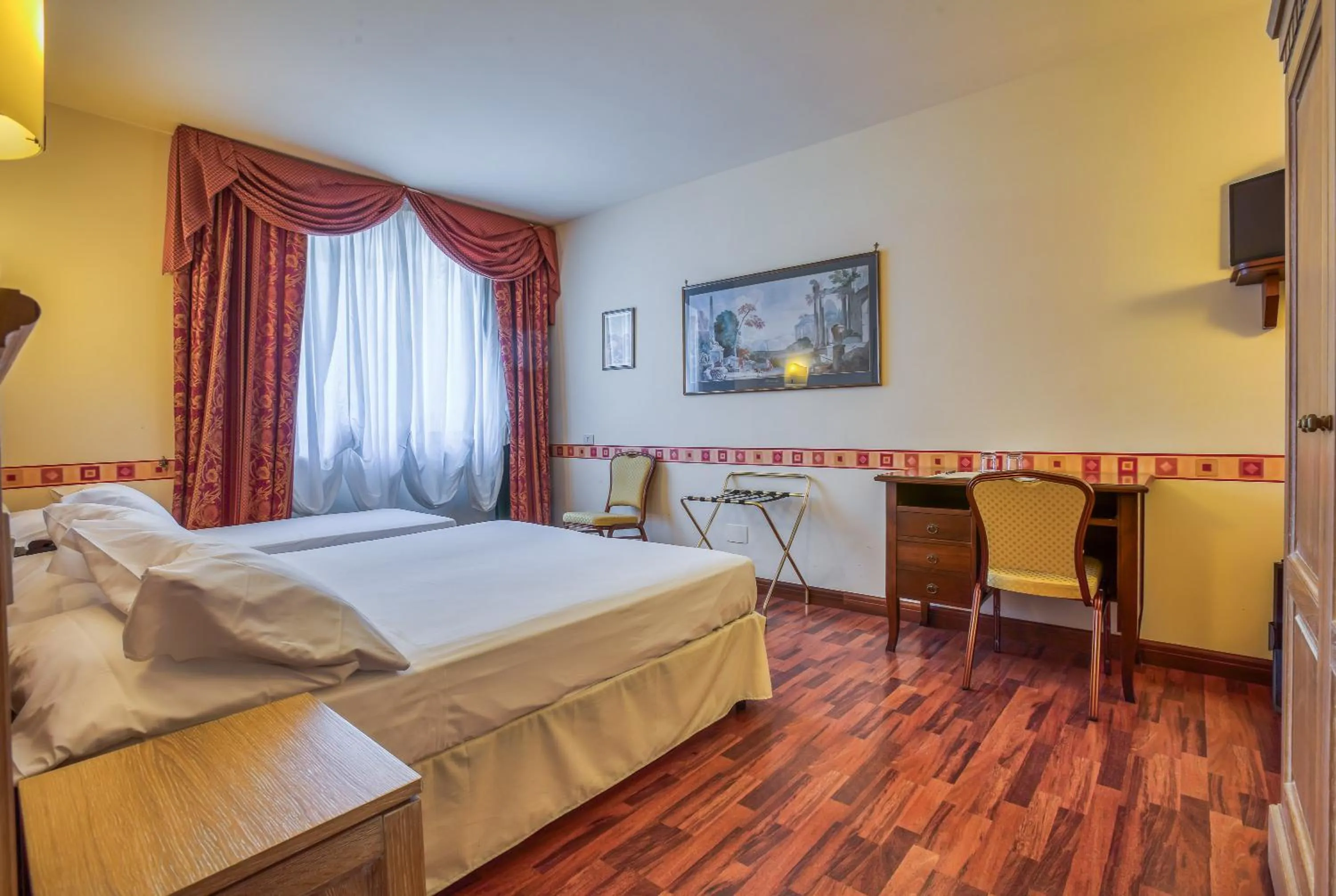 Photo of the whole room, Bed in Hotel Des Reves