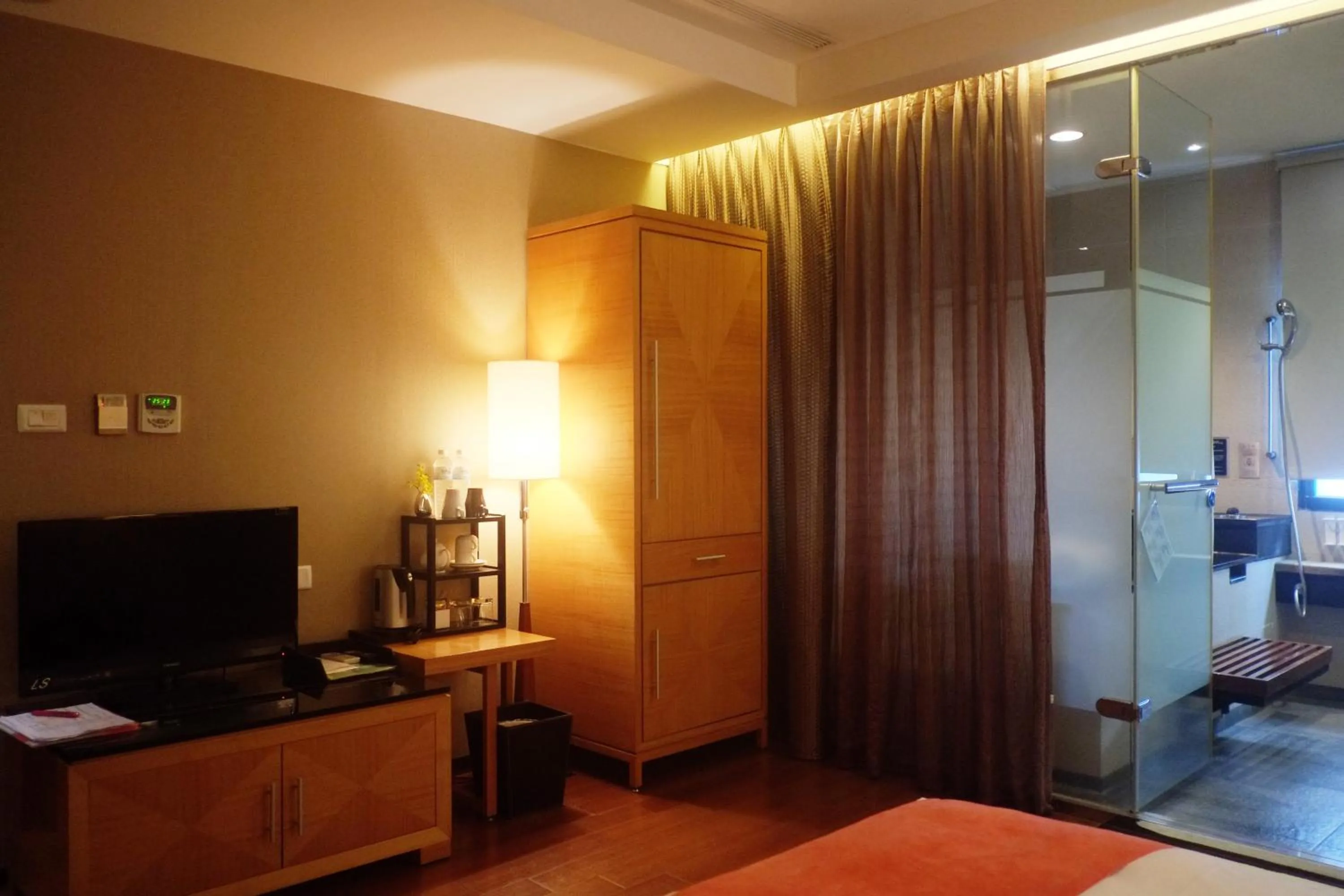 TV and multimedia, Bed in Aqua Bella Hotel