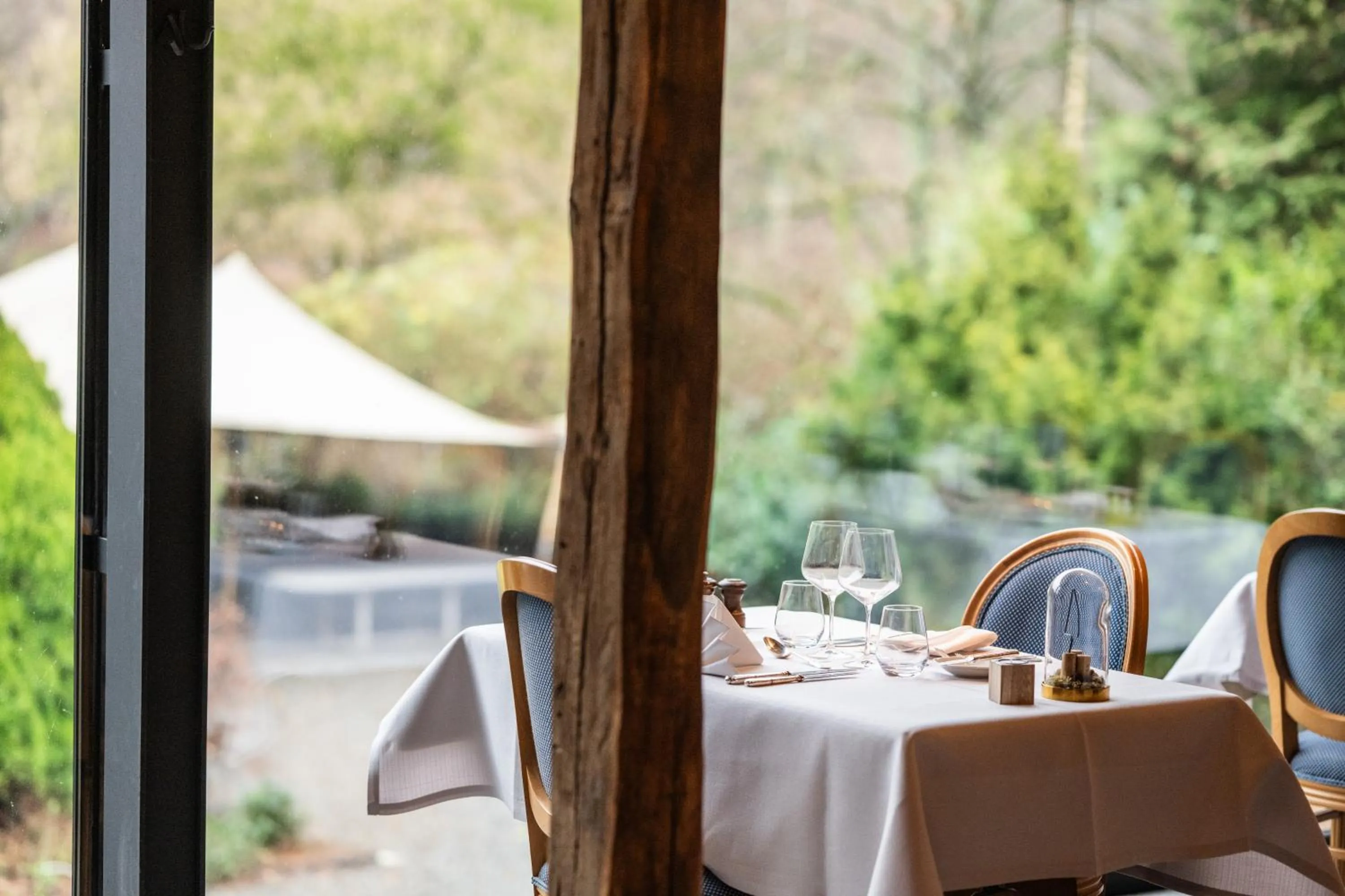 Restaurant/places to eat in Hostellerie La Claire Fontaine, Logis hôtels & Spa