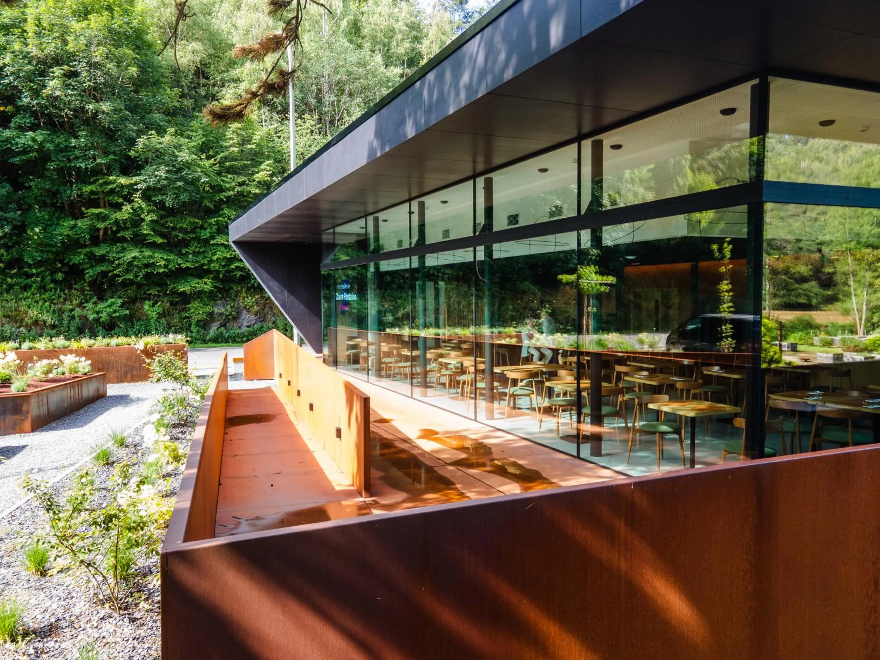 Property building in Hostellerie La Claire Fontaine, Logis hôtels & Spa