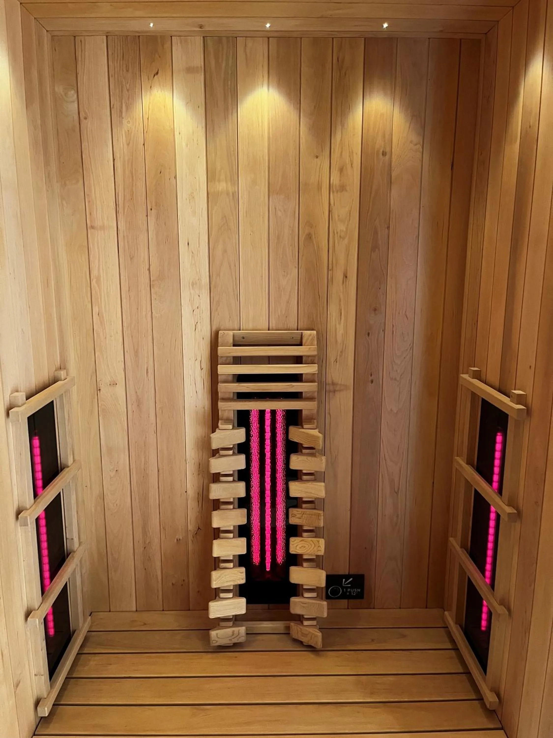 Sauna in Hostellerie La Claire Fontaine, Logis hôtels & Spa