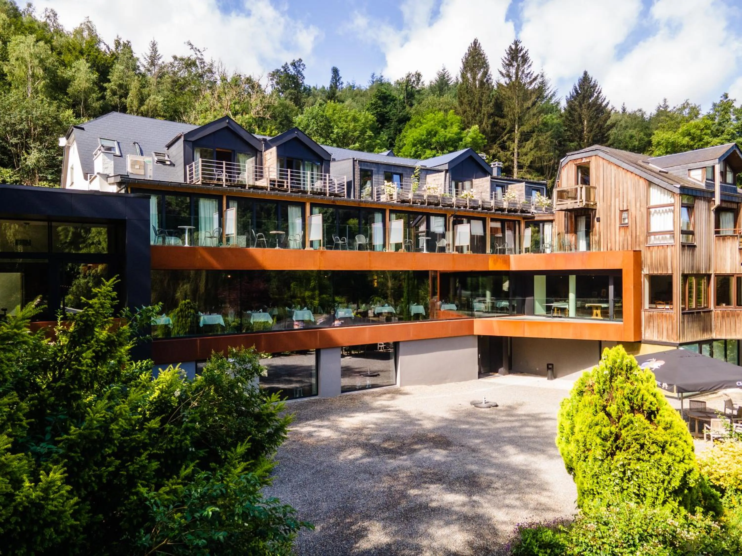 Property building in Hostellerie La Claire Fontaine, Logis hôtels & Spa