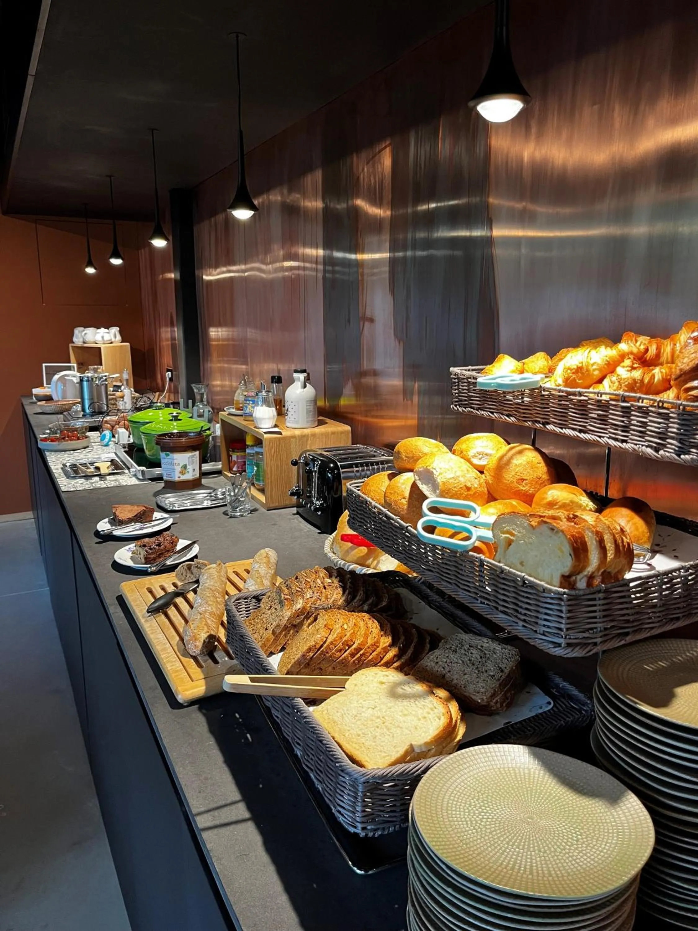 Buffet breakfast in Hostellerie La Claire Fontaine, Logis hôtels & Spa