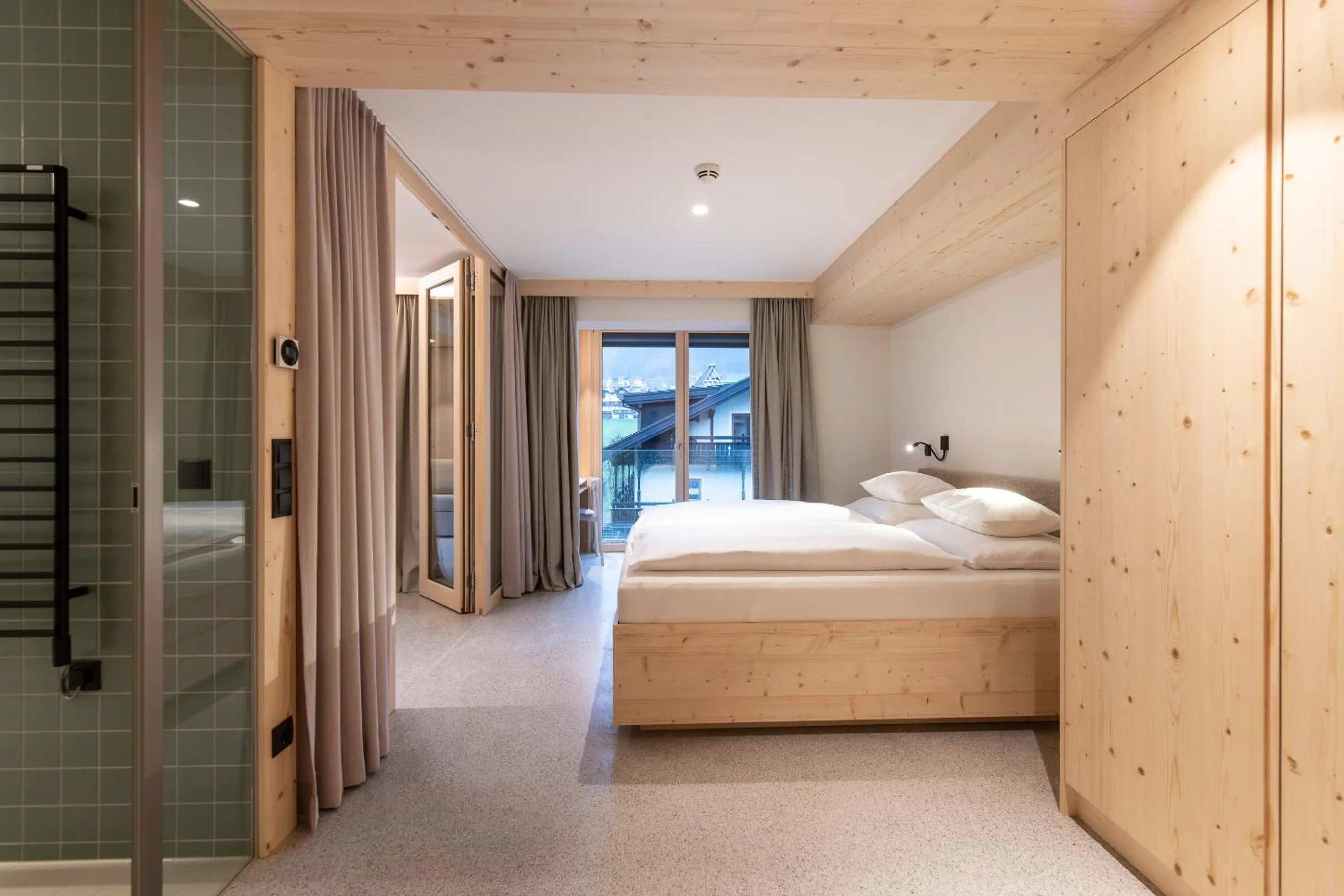 Photo of the whole room, Bed in Mari Pop Hotel