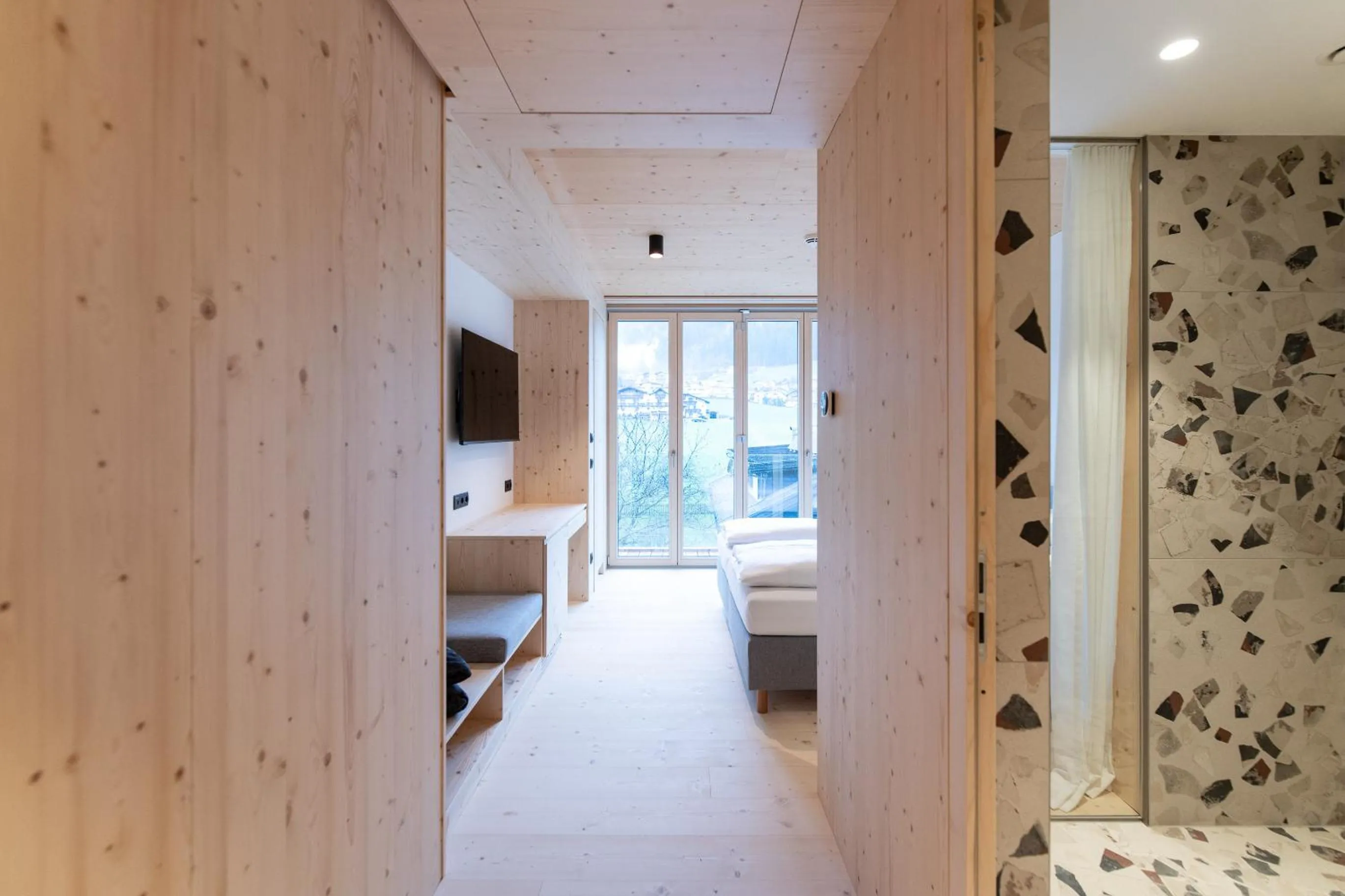 TV and multimedia, Bed in Mari Pop Hotel