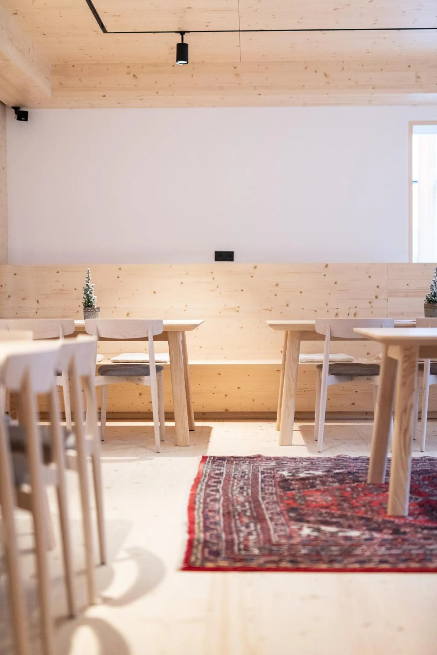 Seating area in Mari Pop Hotel