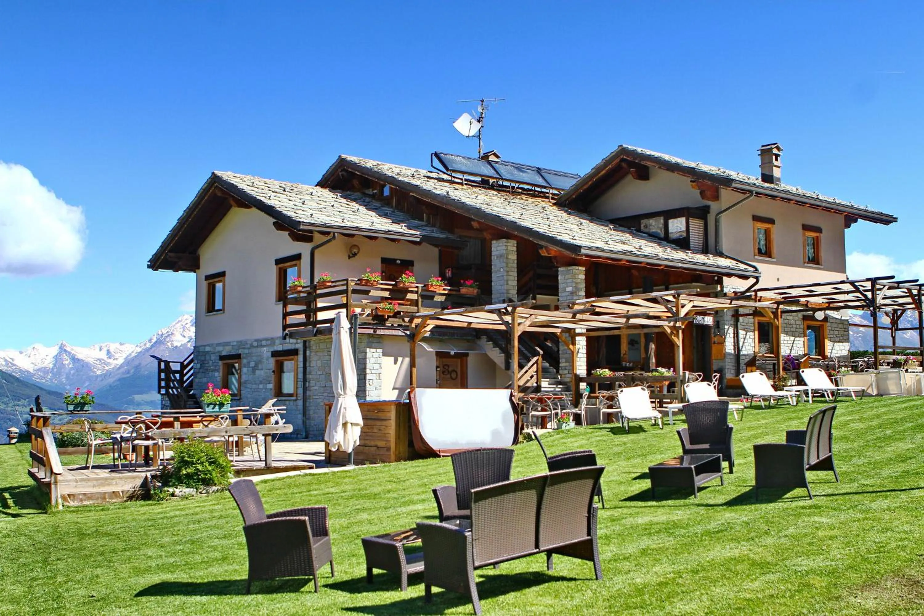 Property building in Hotel Chacaril