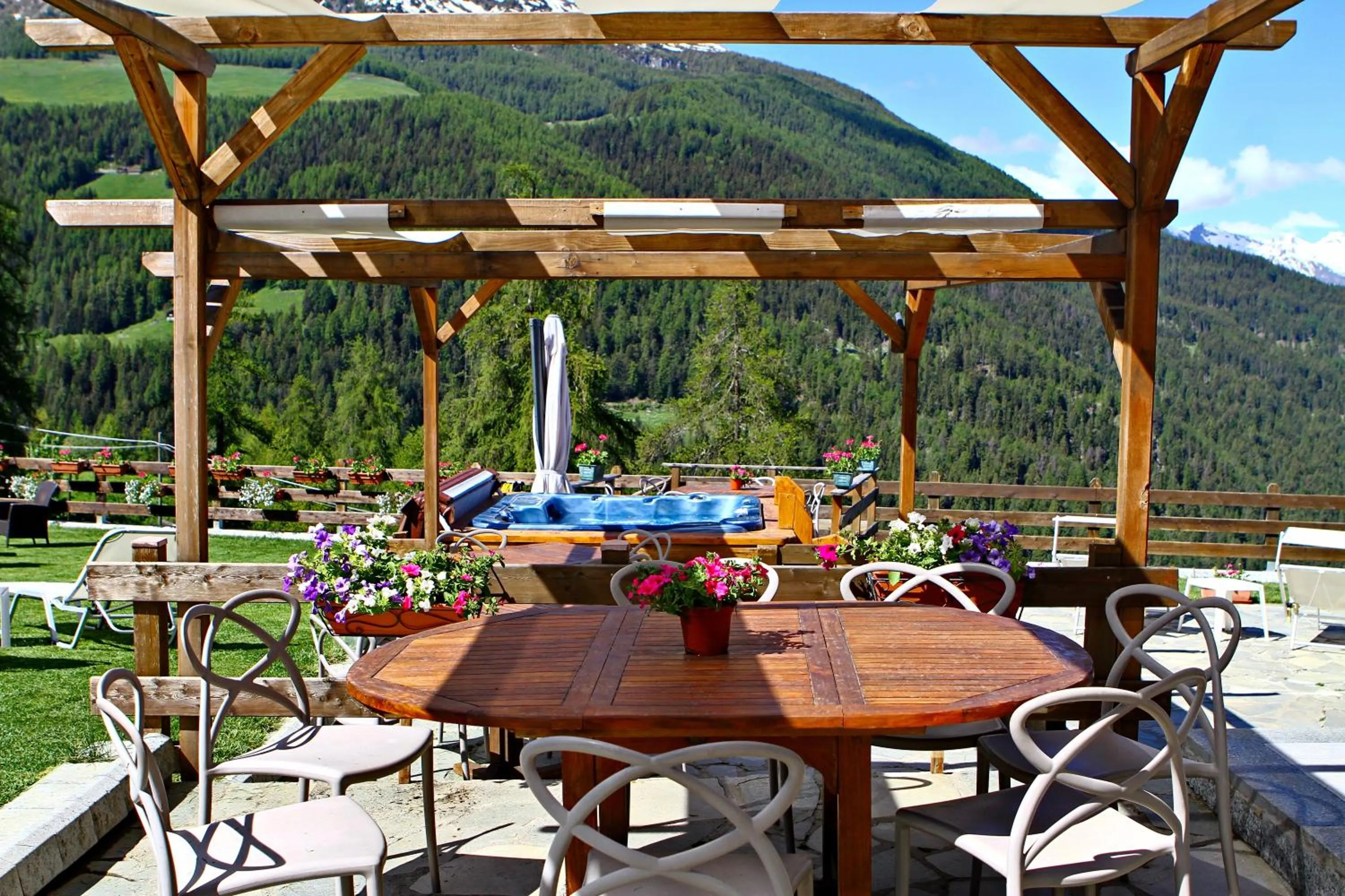 Restaurant/places to eat in Hotel Chacaril