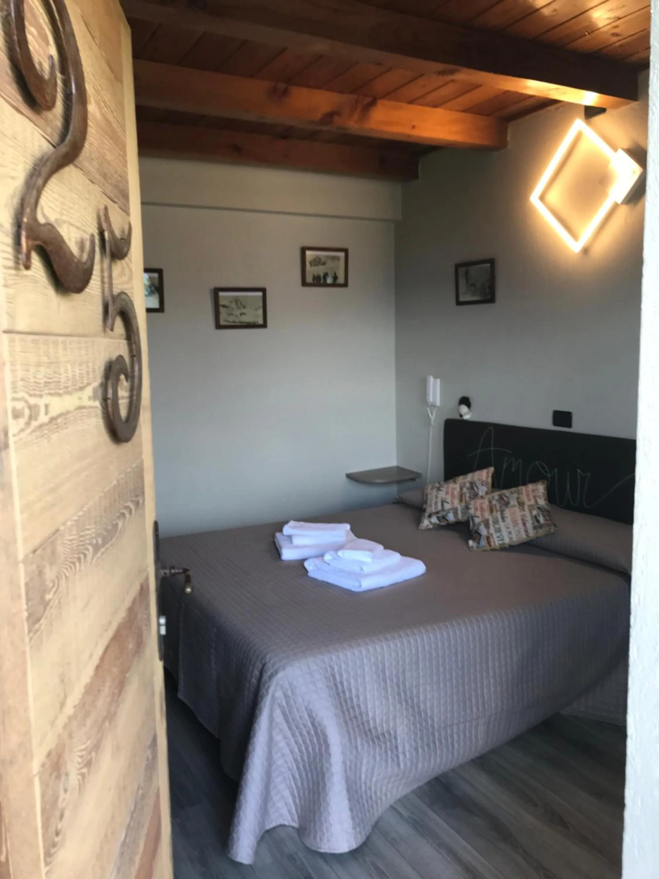 Bed in Hotel Chacaril