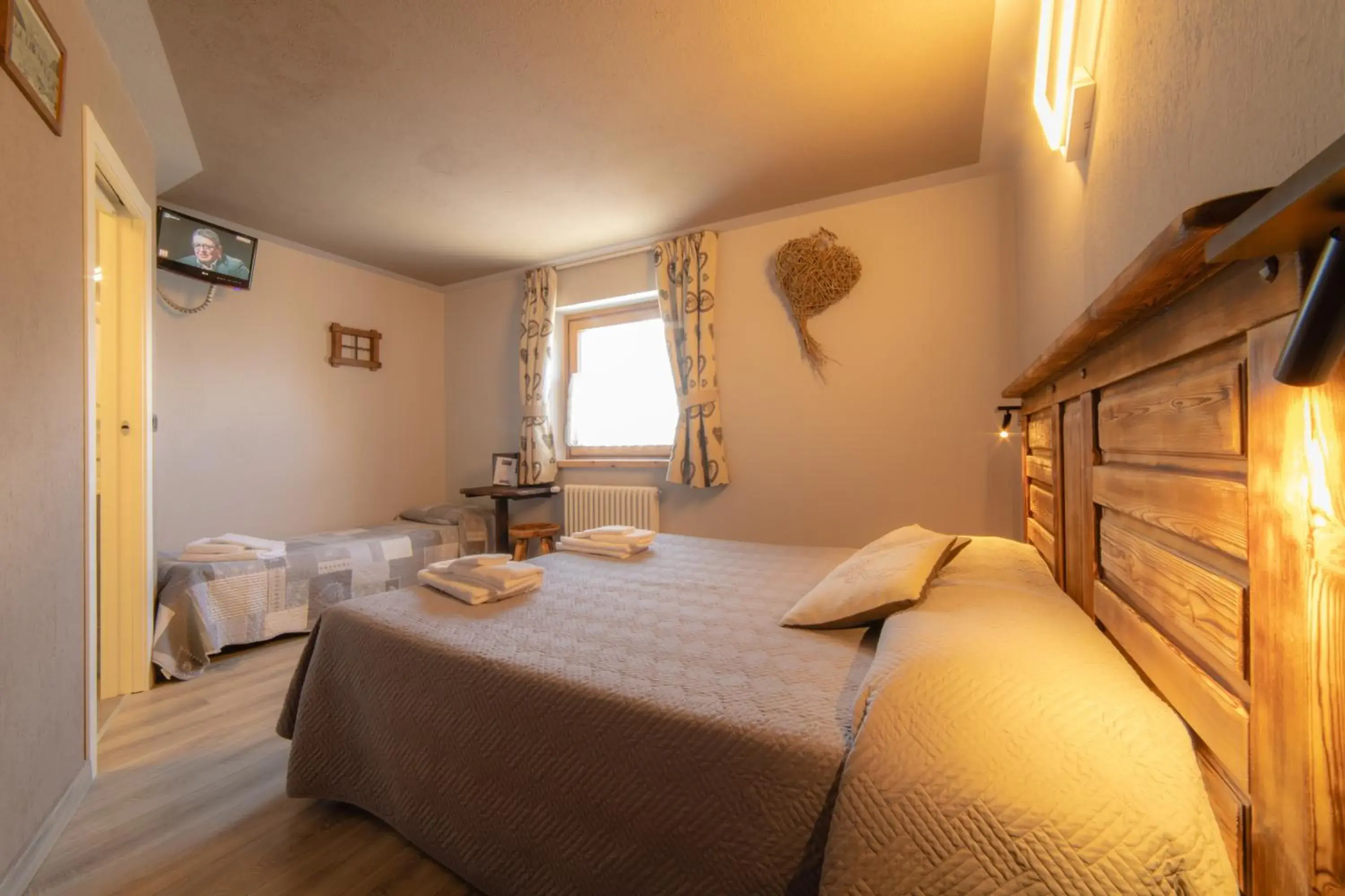 Triple Room in Hotel Chacaril Triple Room in Hotel Chacaril