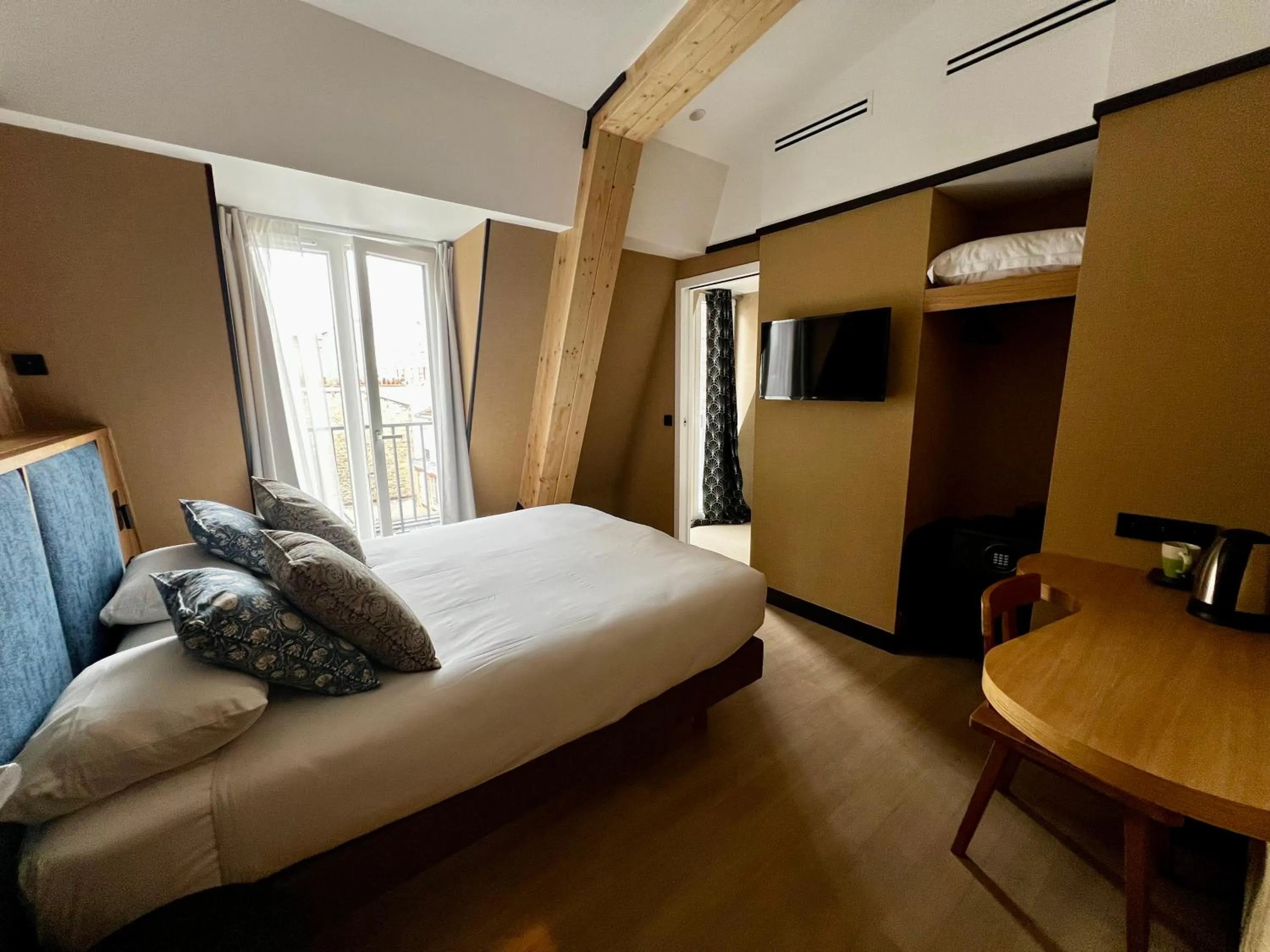 Photo of the whole room, Bed in Amiral-Fondary