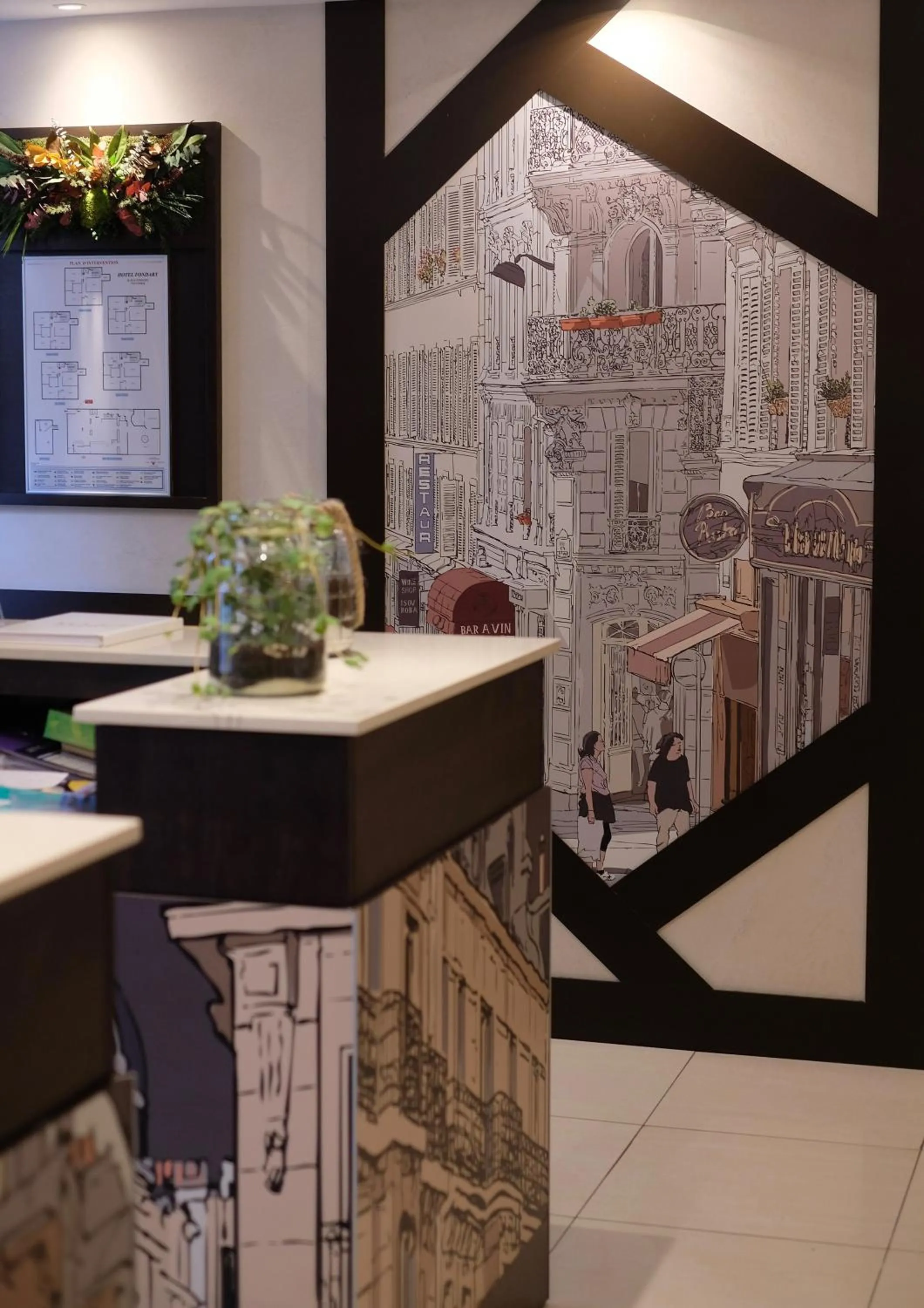 Decorative detail in Amiral-Fondary