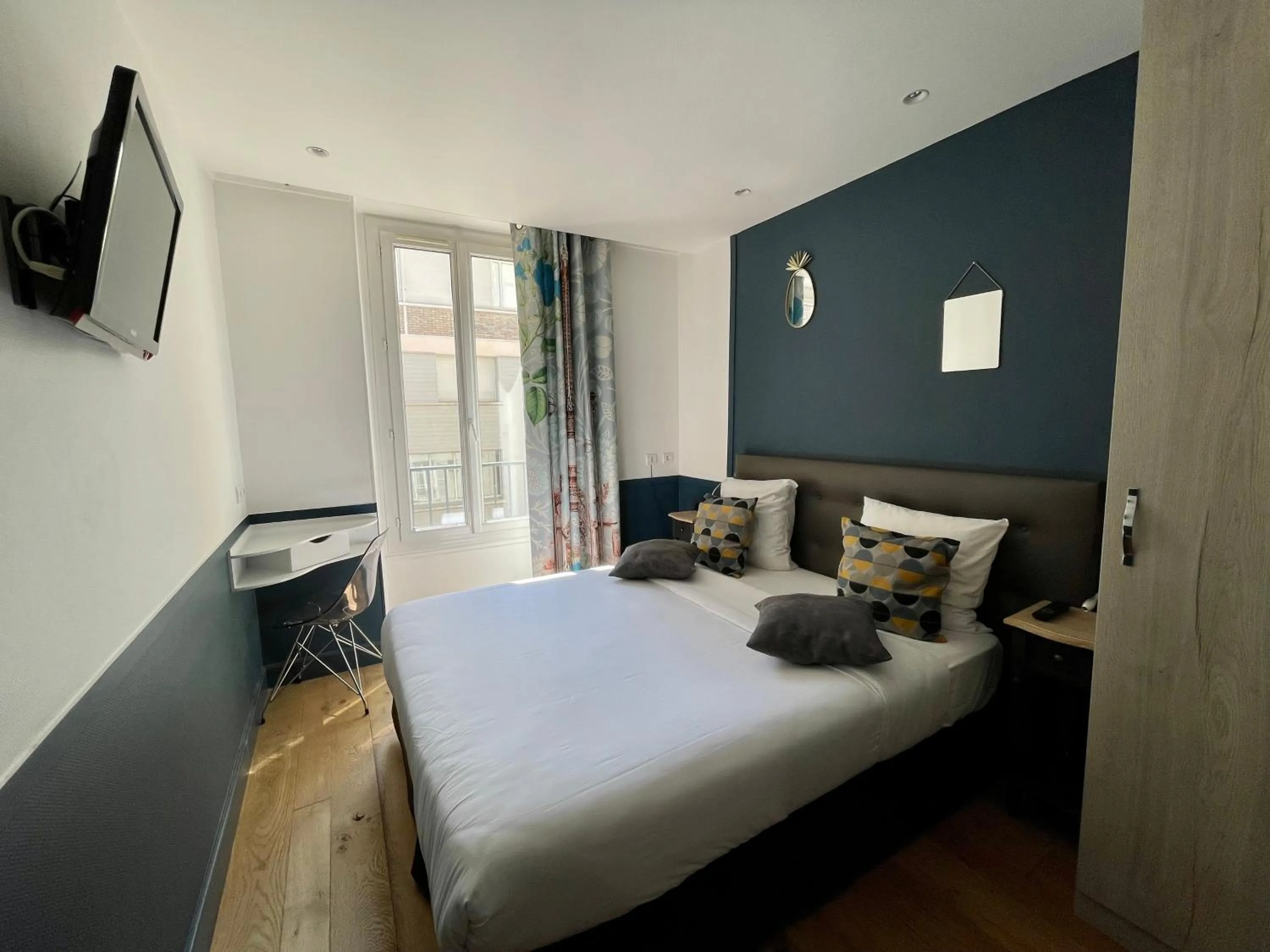 Photo of the whole room, Bed in Amiral-Fondary