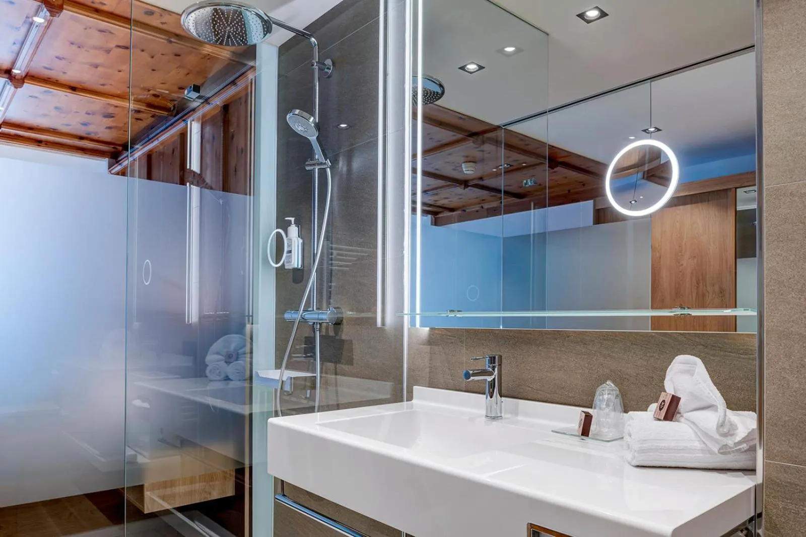 Bathroom in Hotel Jesacherhof 4s