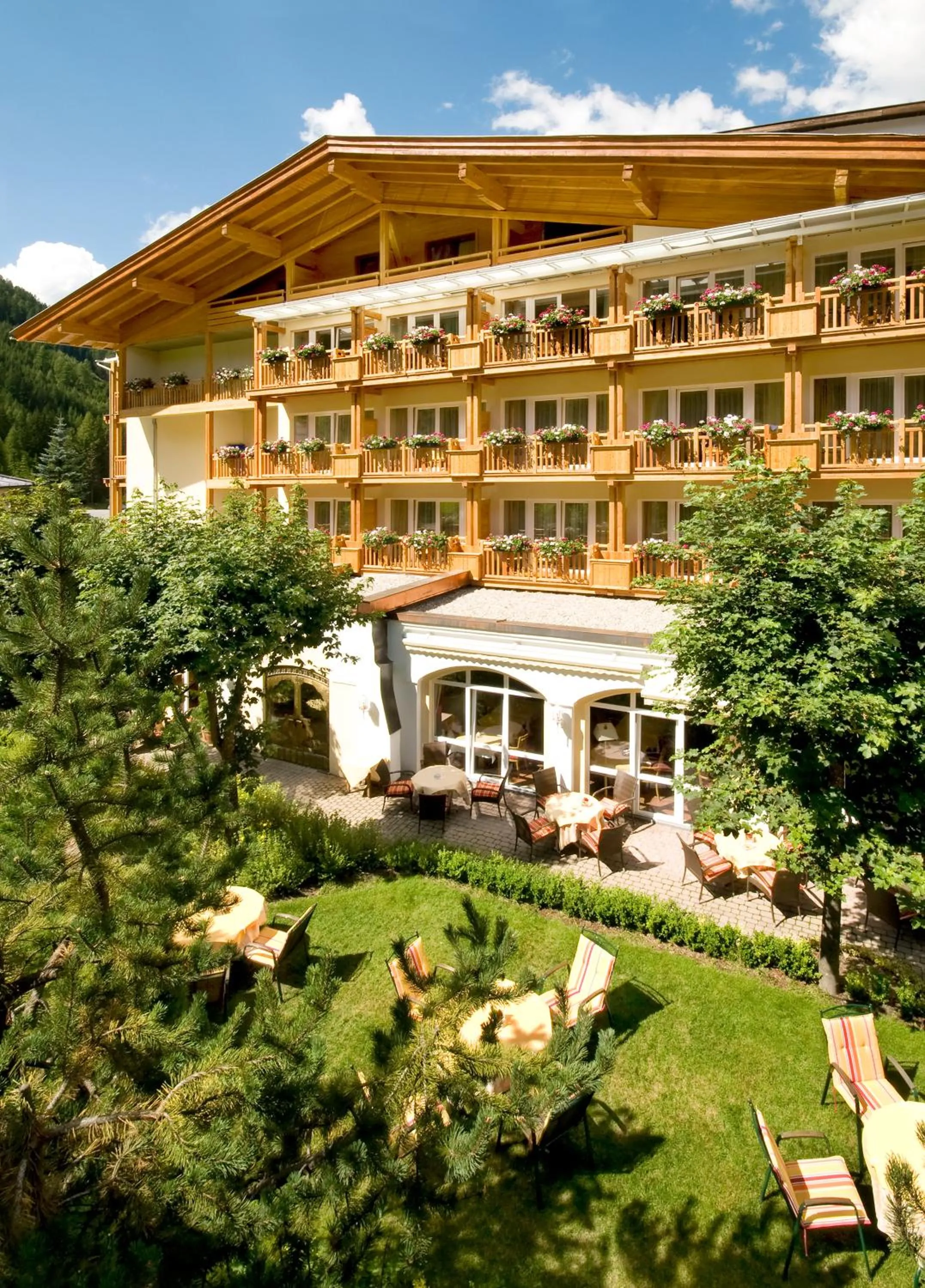 Facade/entrance in Hotel Jesacherhof 4s