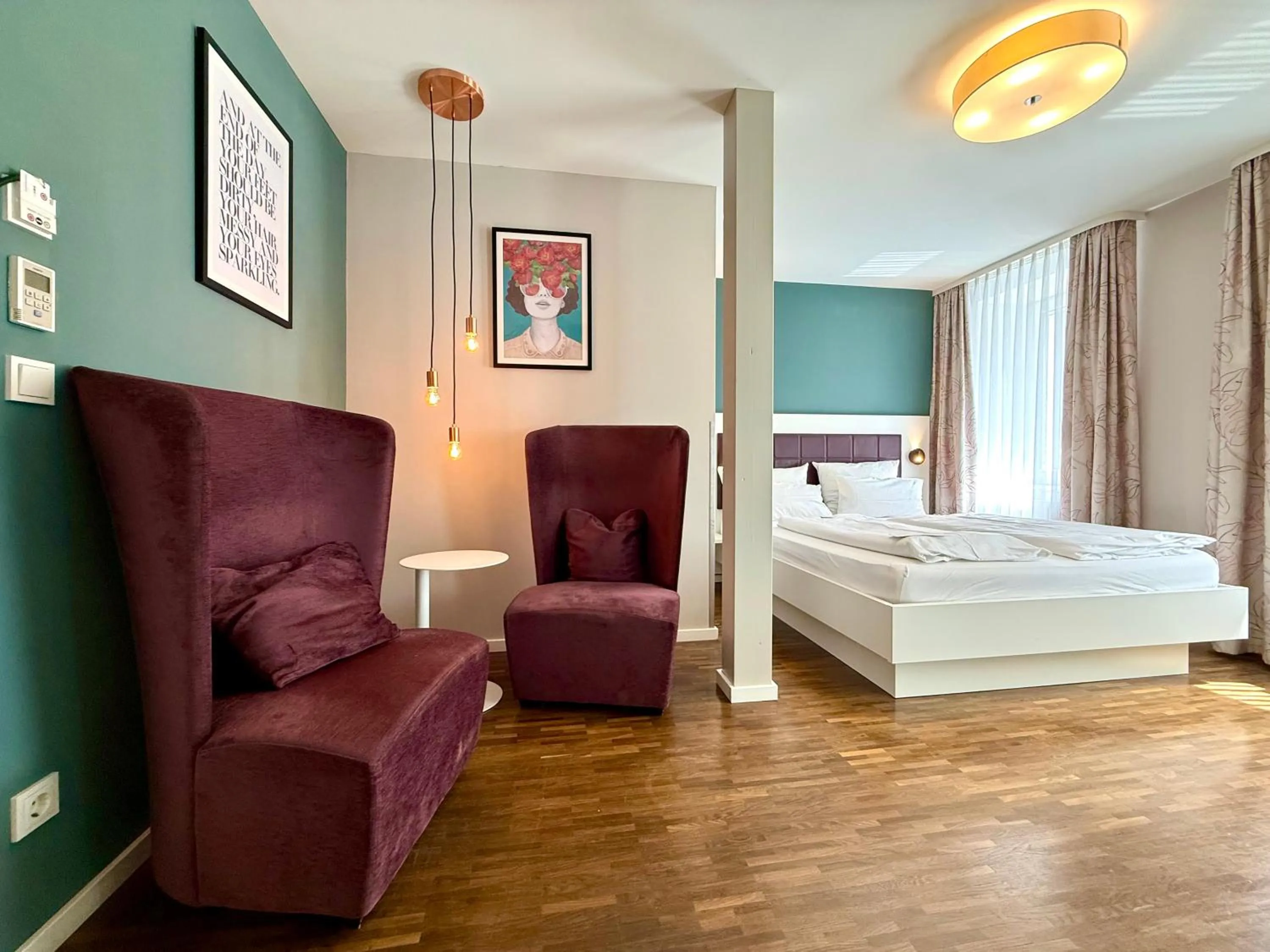 Photo of the whole room, Bed in zeitwohnhaus SUITE-HOTEL & SERVICED APARTMENTS