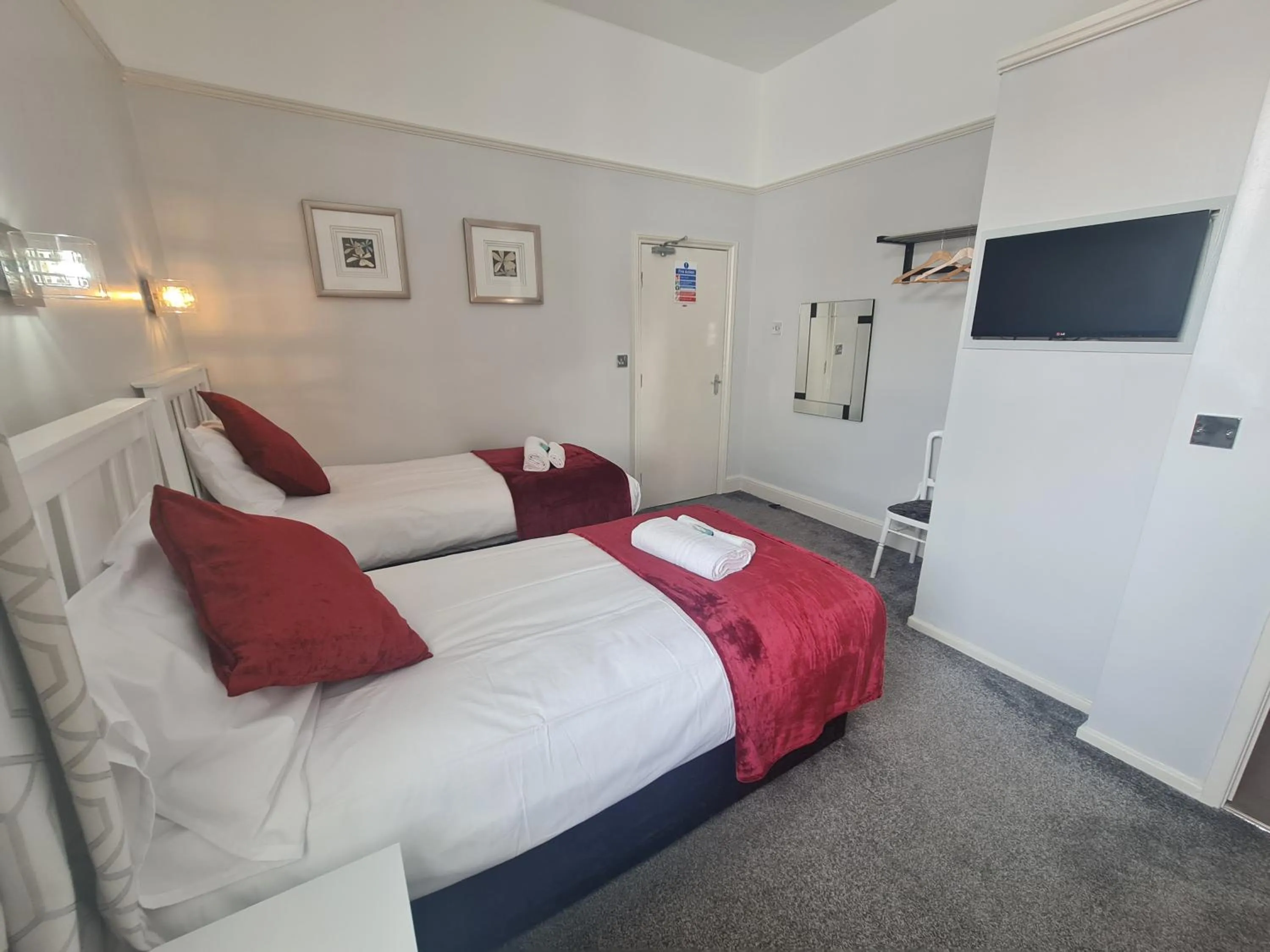 Bed in Clifton Villa - Southport