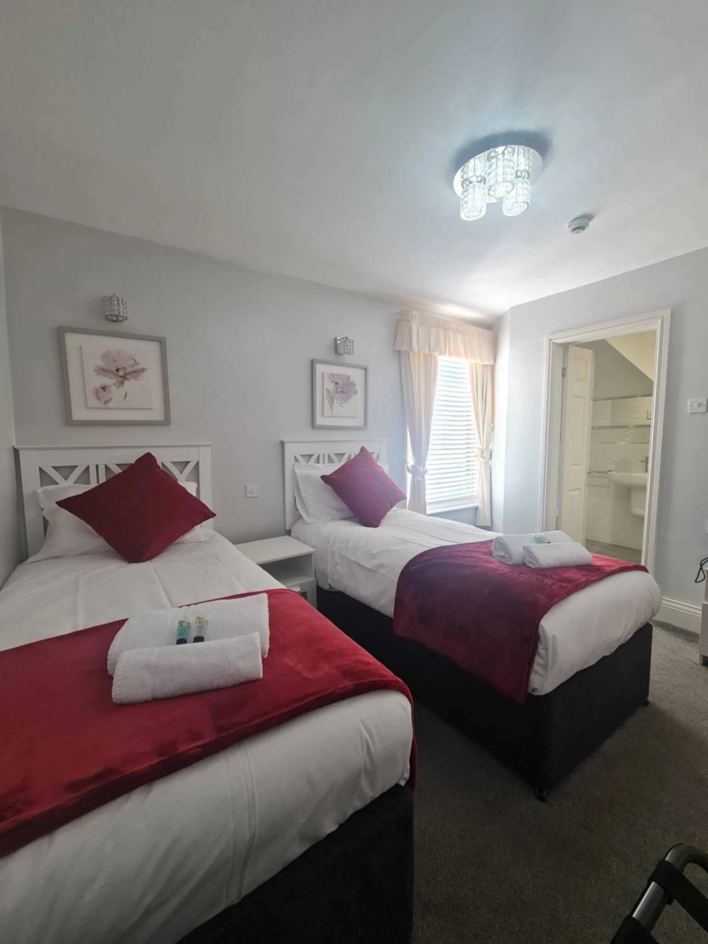 Bed in Clifton Villa - Southport