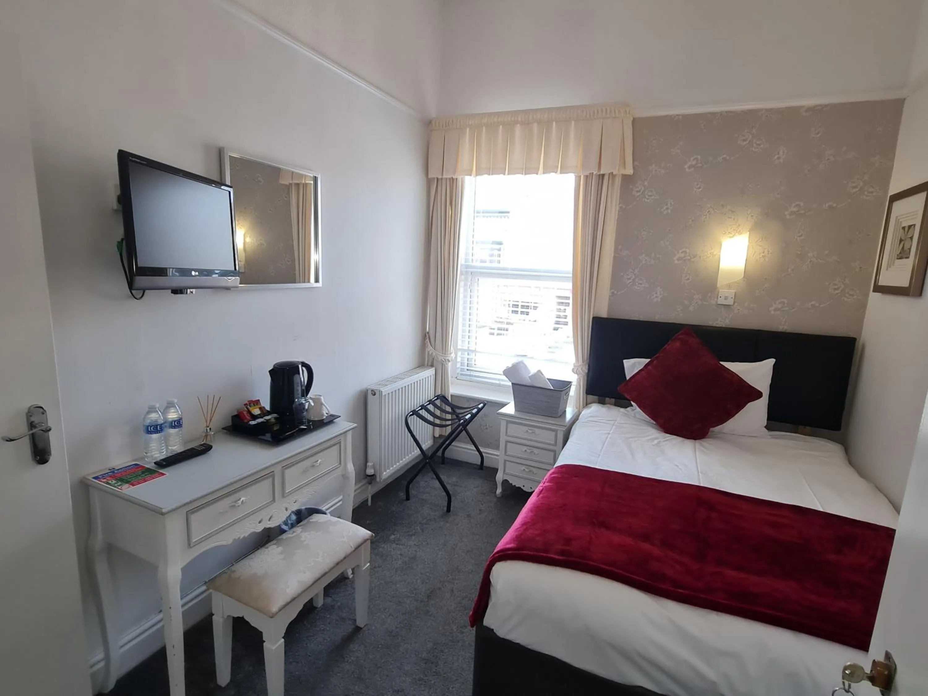 Bed in Clifton Villa - Southport