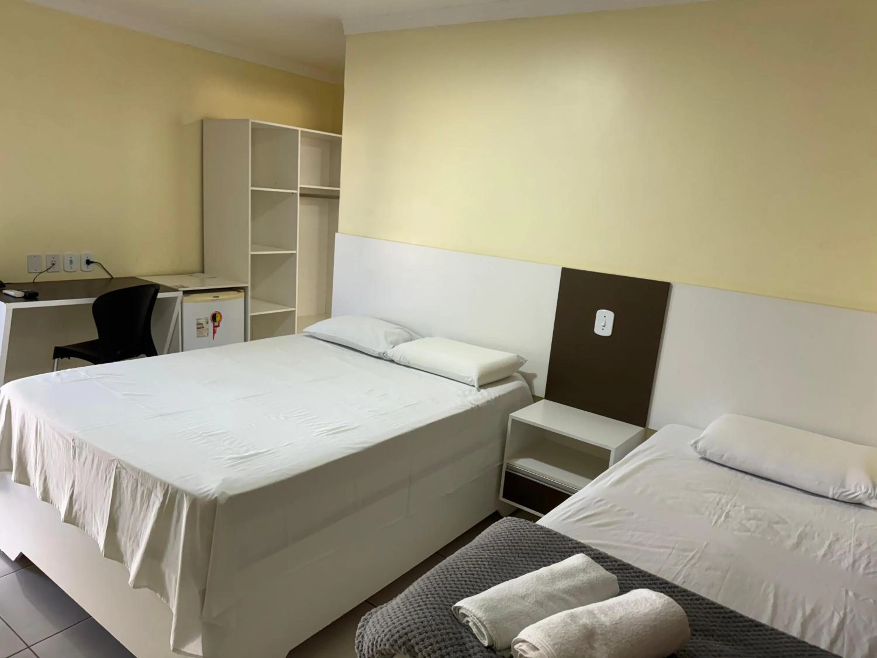 Dining area, Bed in Hotel Serra do Rio