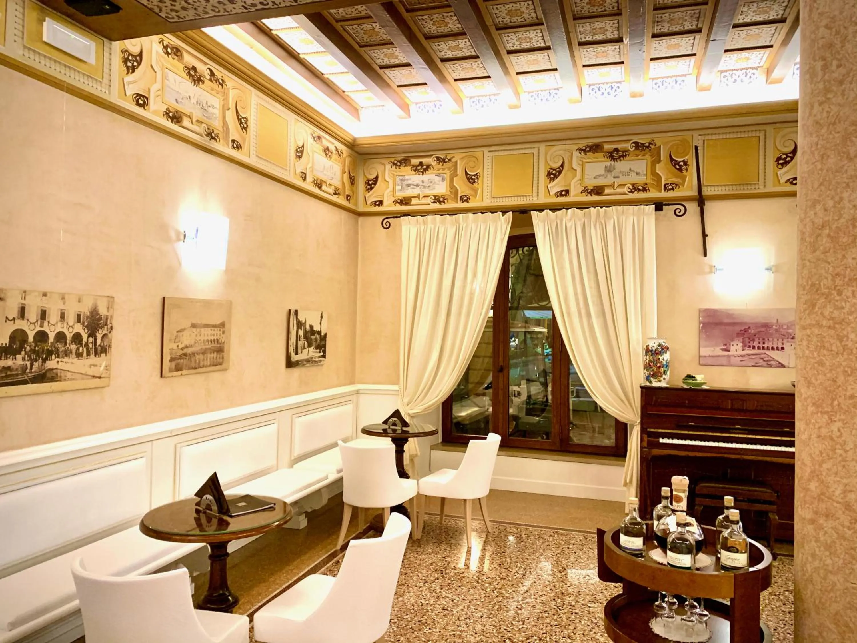 Lounge or bar in Albergo Gardesana