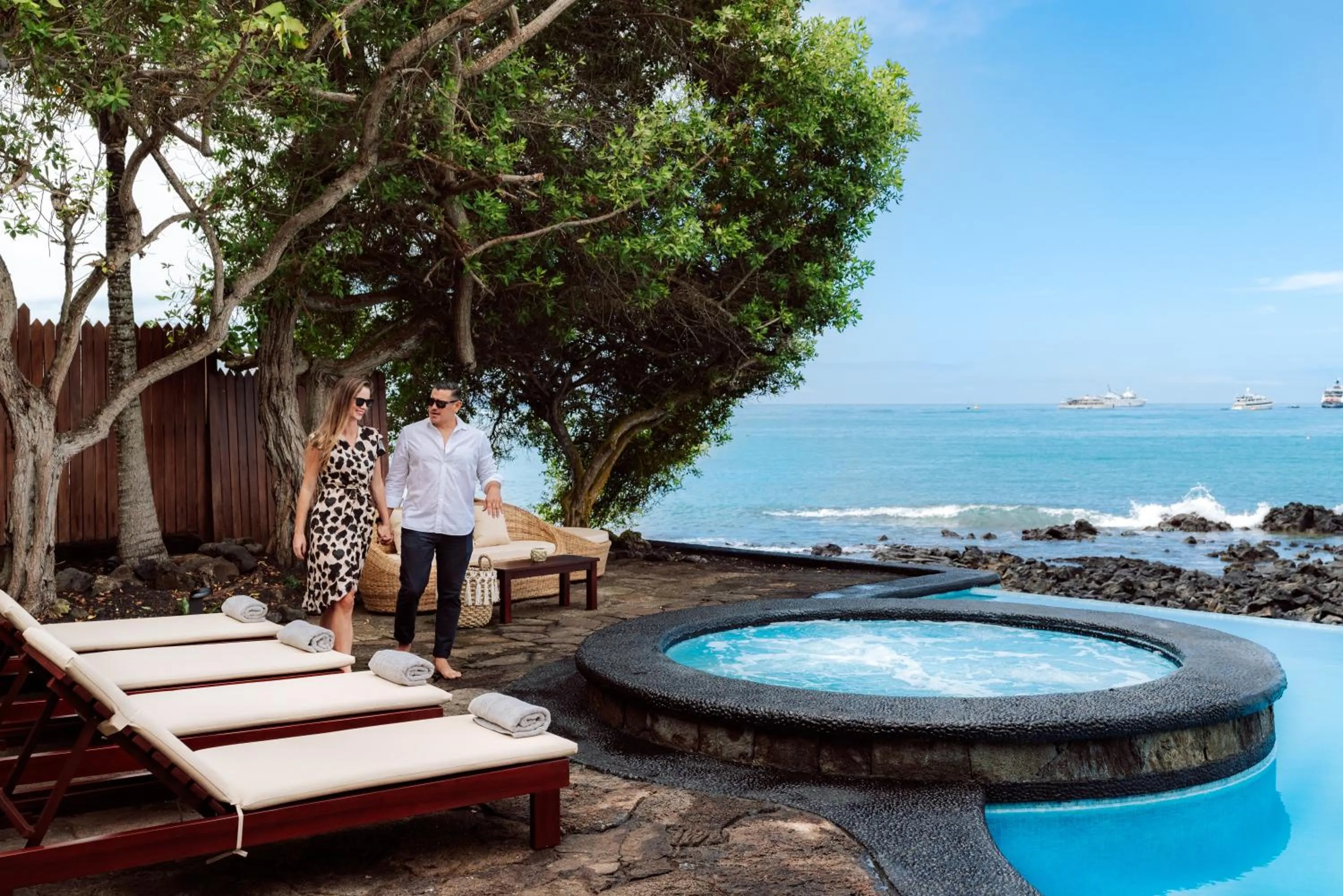 Swimming pool in Hotel Villa Escalesia Galapagos