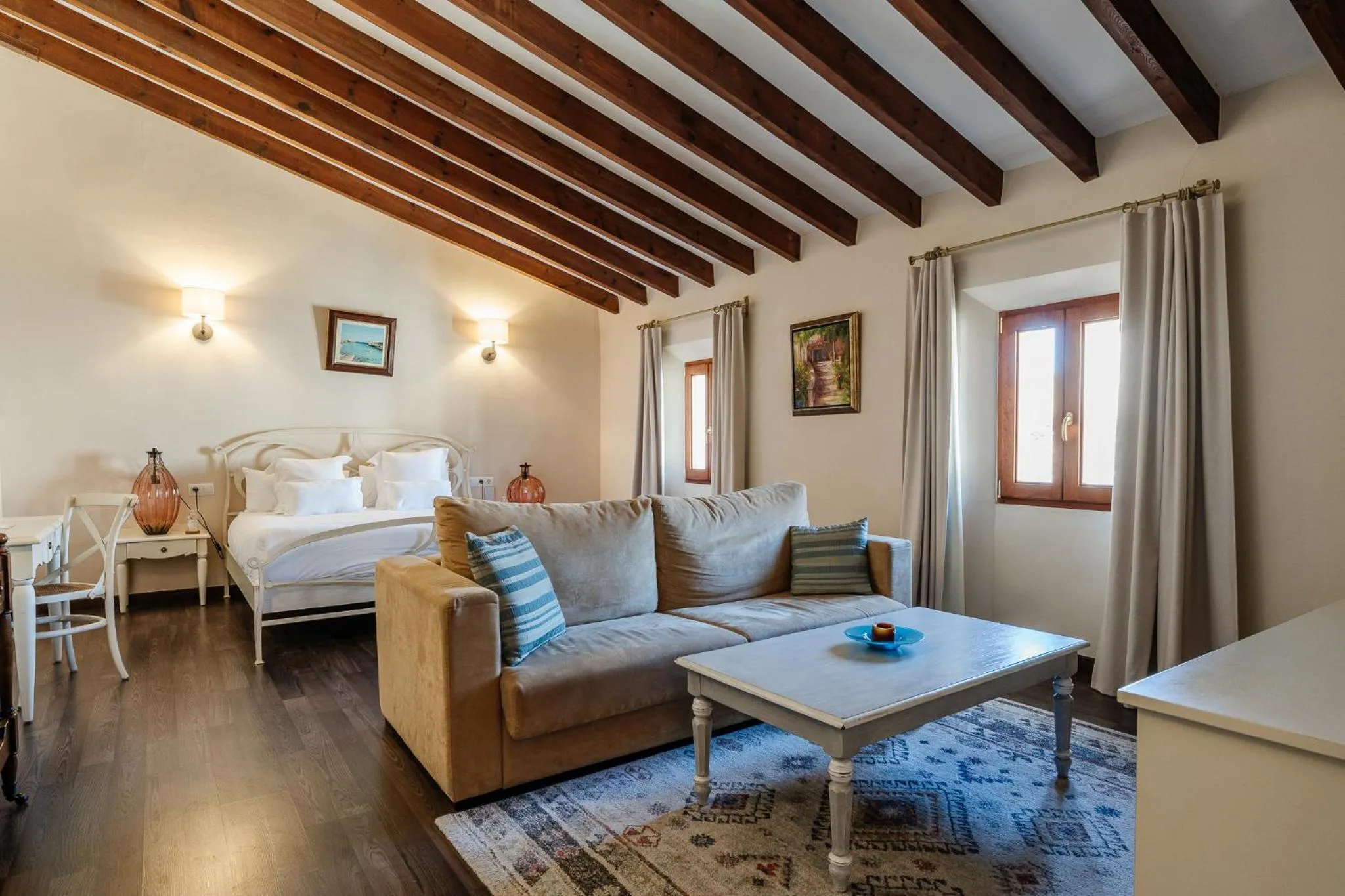 Photo of the whole room, Bed in Hotel Can Abril