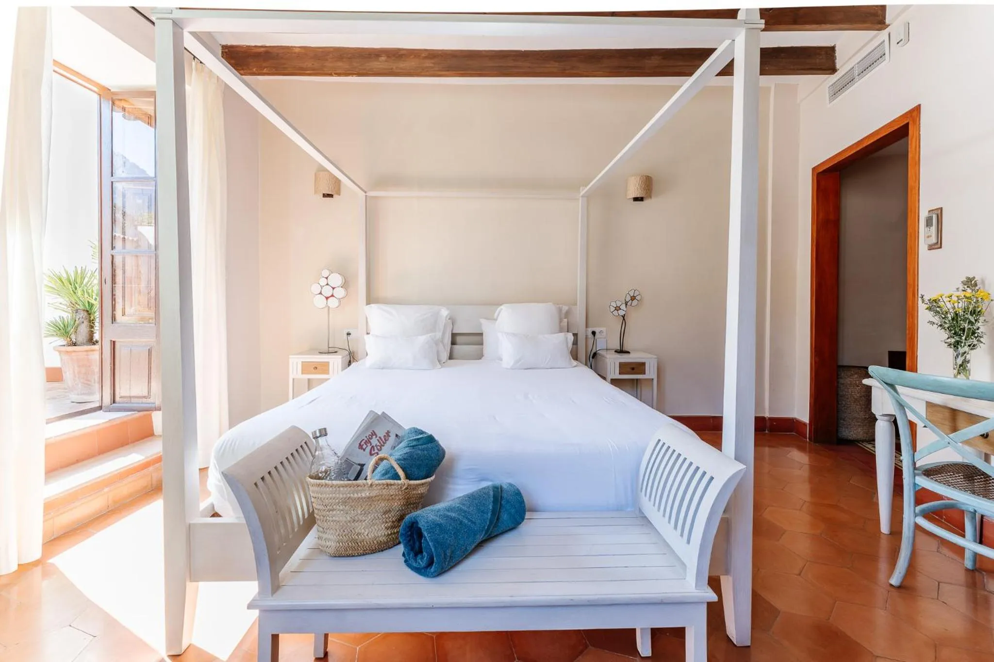 Photo of the whole room, Bed in Hotel Can Abril