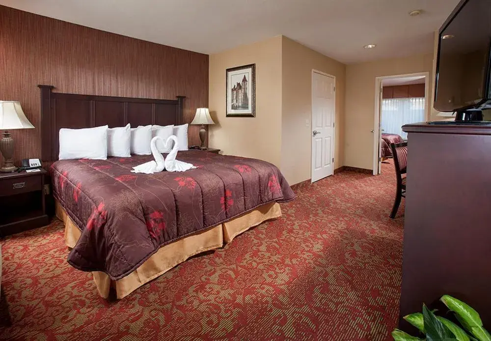 Family Suite in Castle Inn and Suites Anaheim Family Suite in Castle Inn and Suites Anaheim