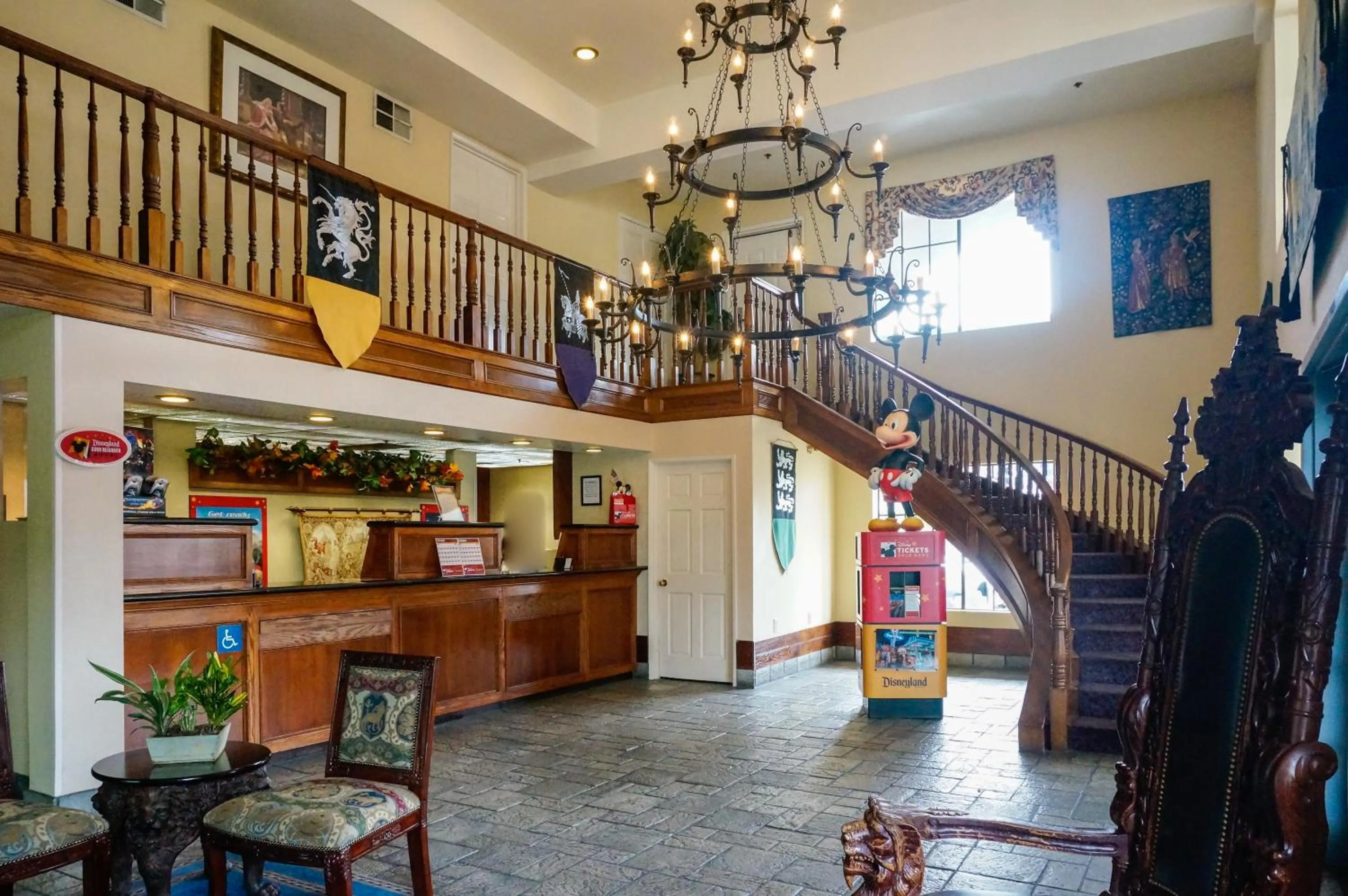 Lobby or reception in Castle Inn and Suites Anaheim