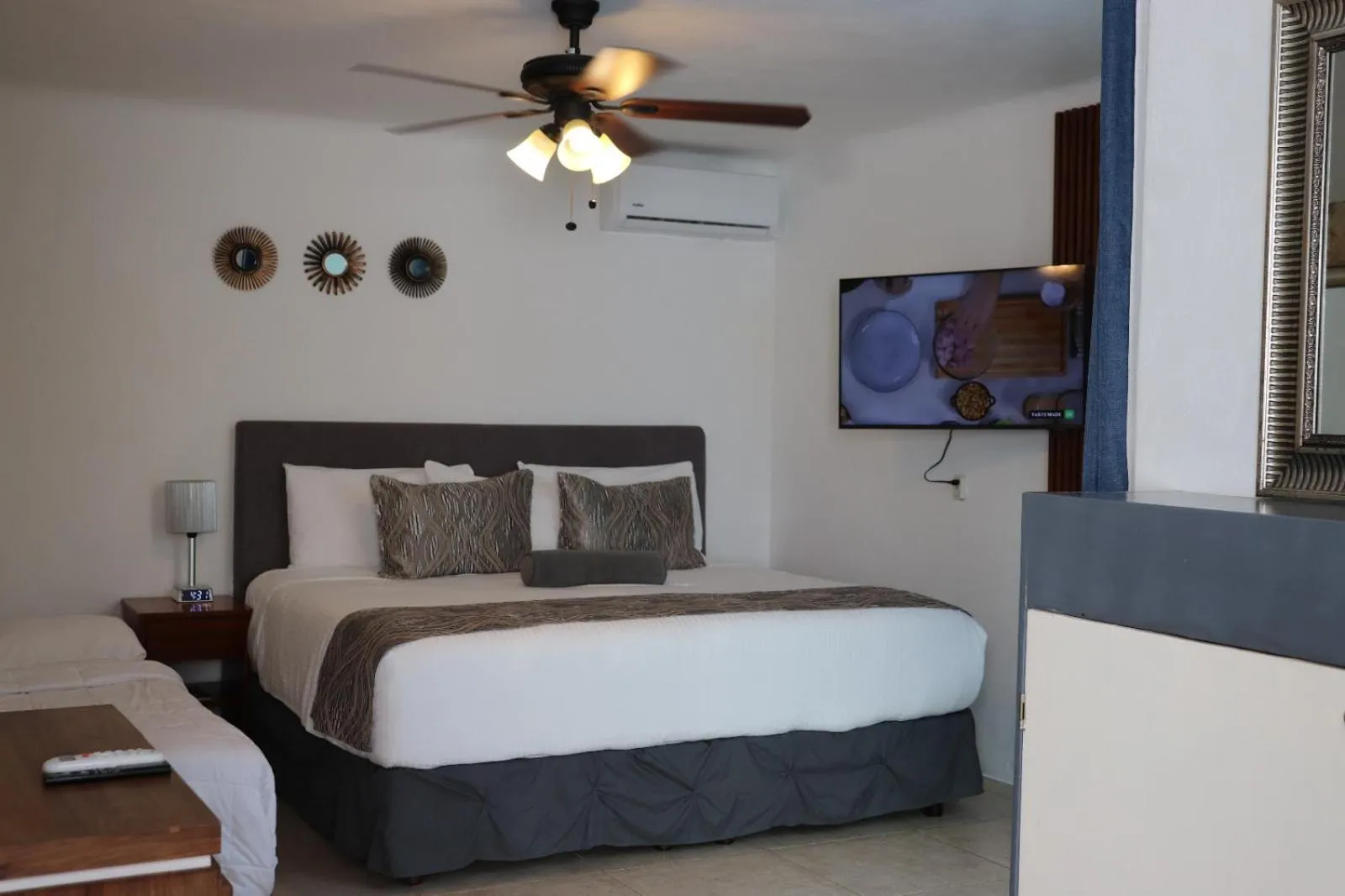 TV and multimedia, Bed in Casa Gem B&B