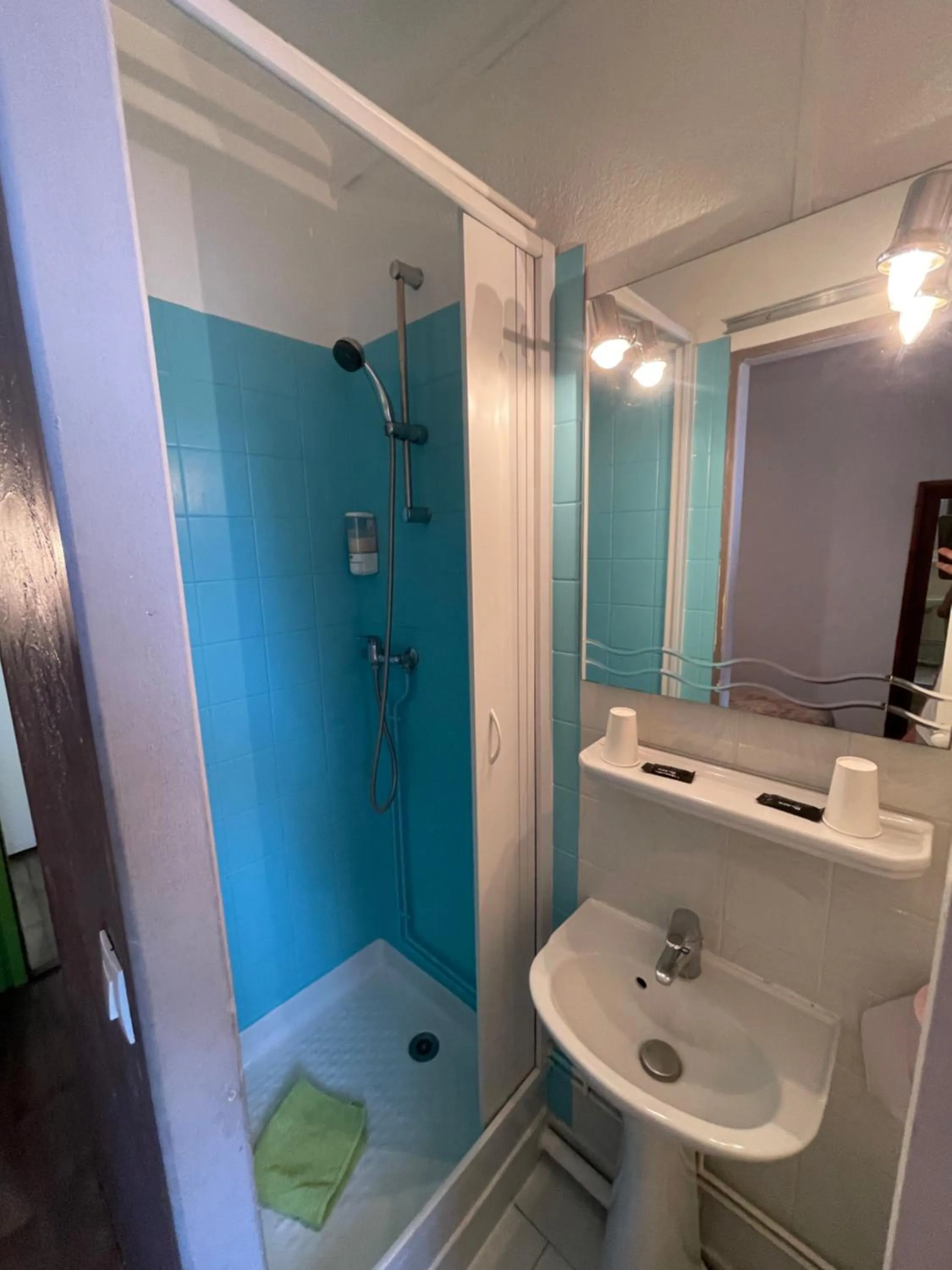 Shower in Hotel Clair Logis