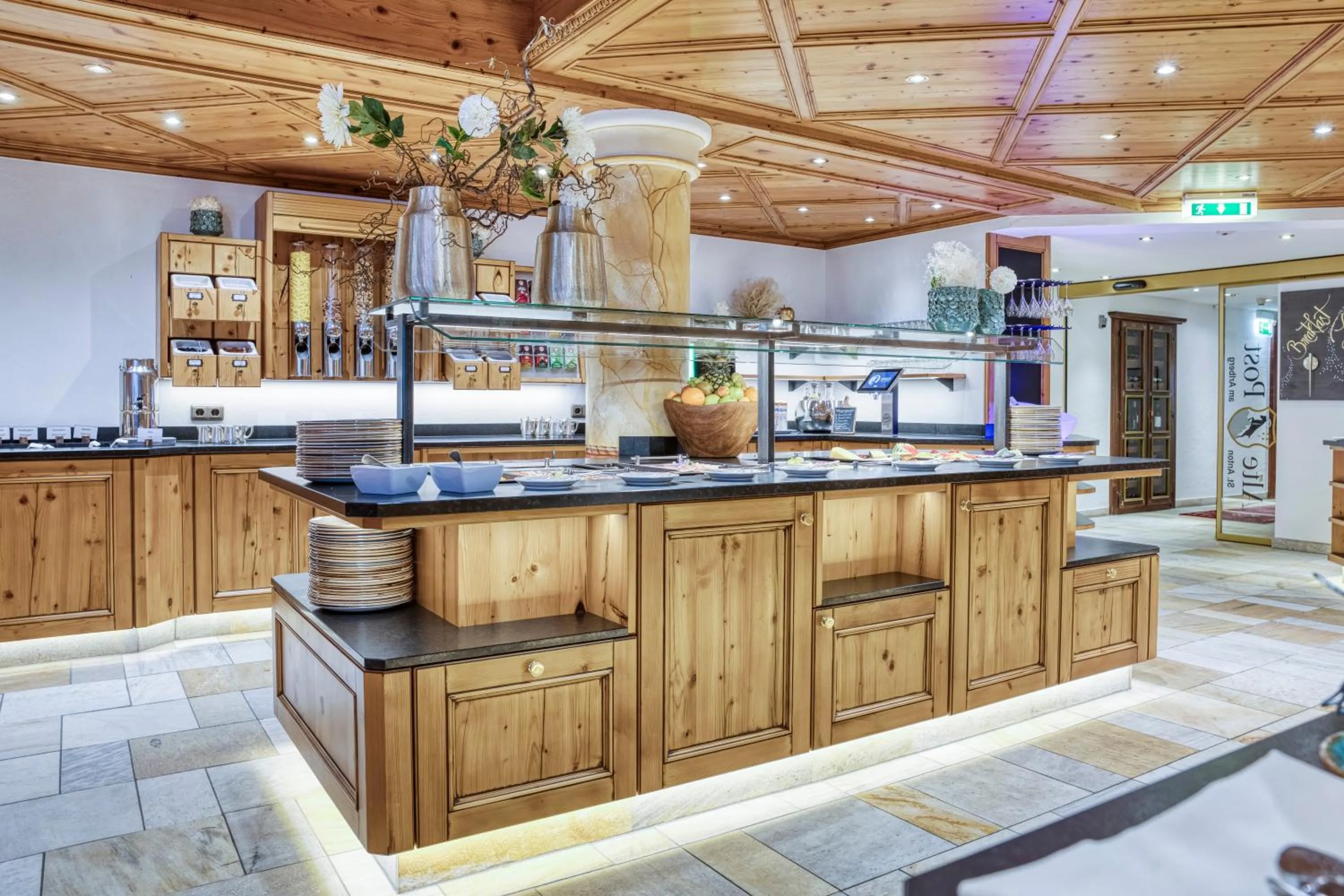 Buffet breakfast in Hotel Alte Post